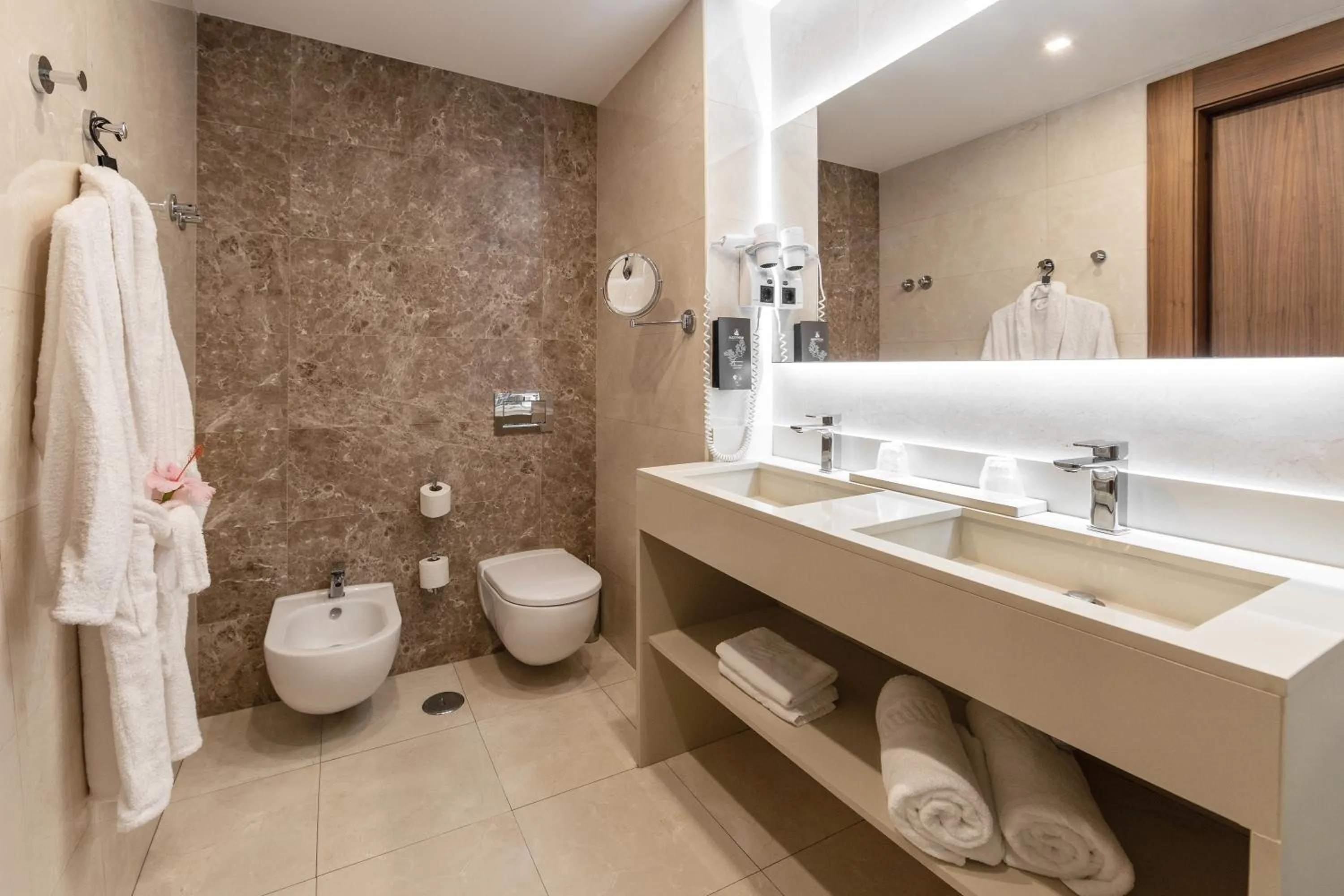 Toilet in Hotel Lido