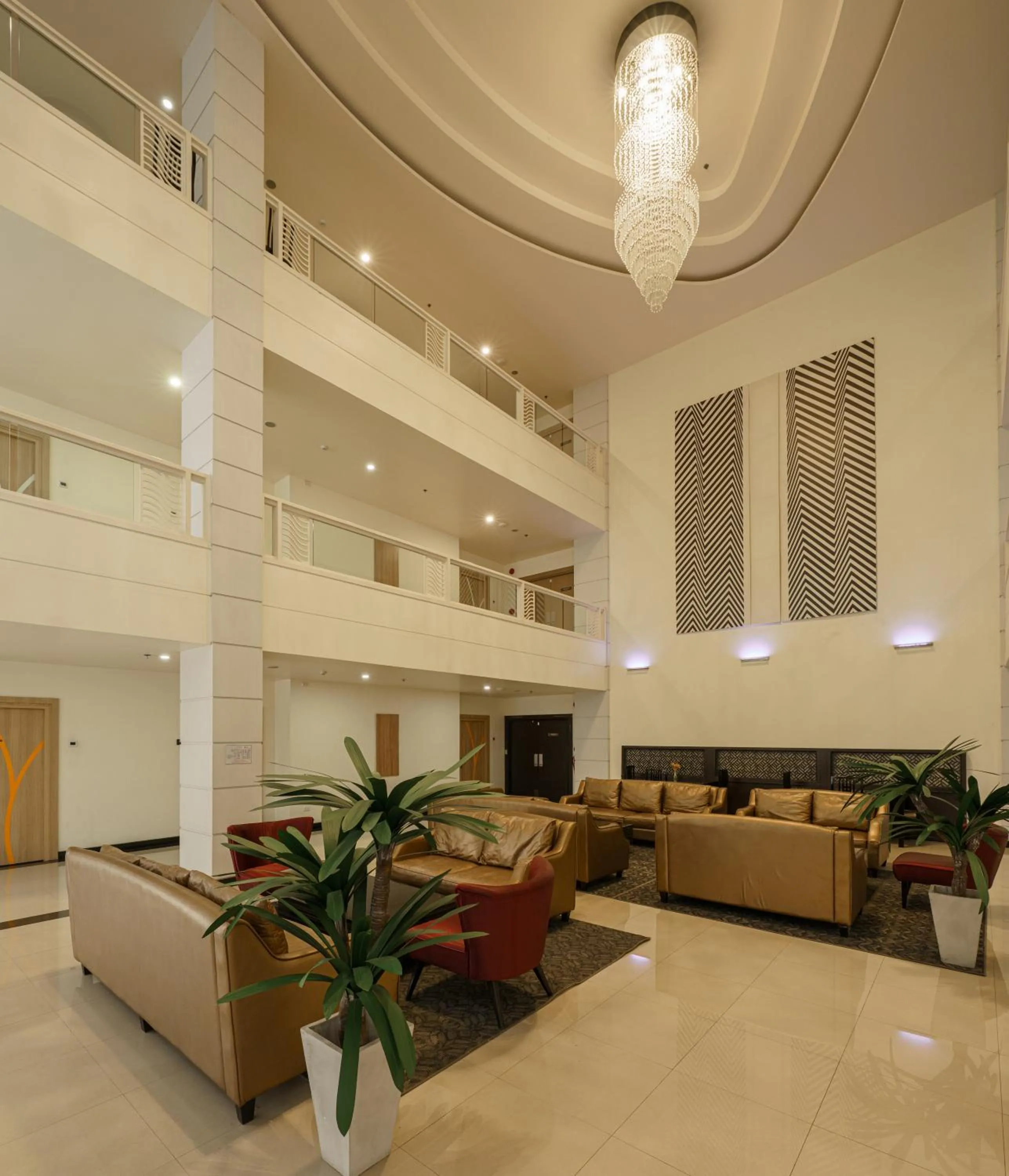 Jolly Suites&Spa Petkasem