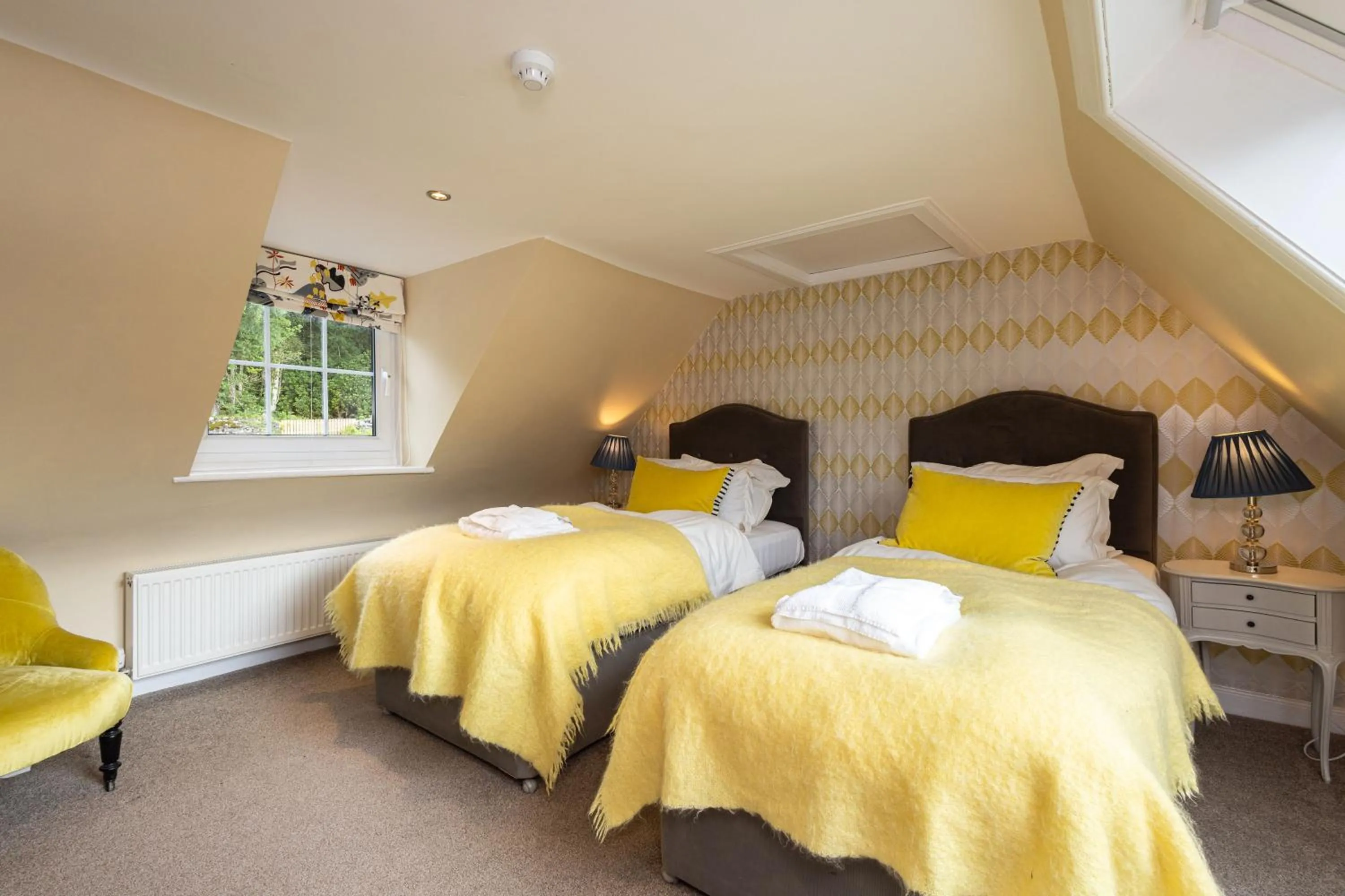 Bedroom, Bed in Altskeith Country House