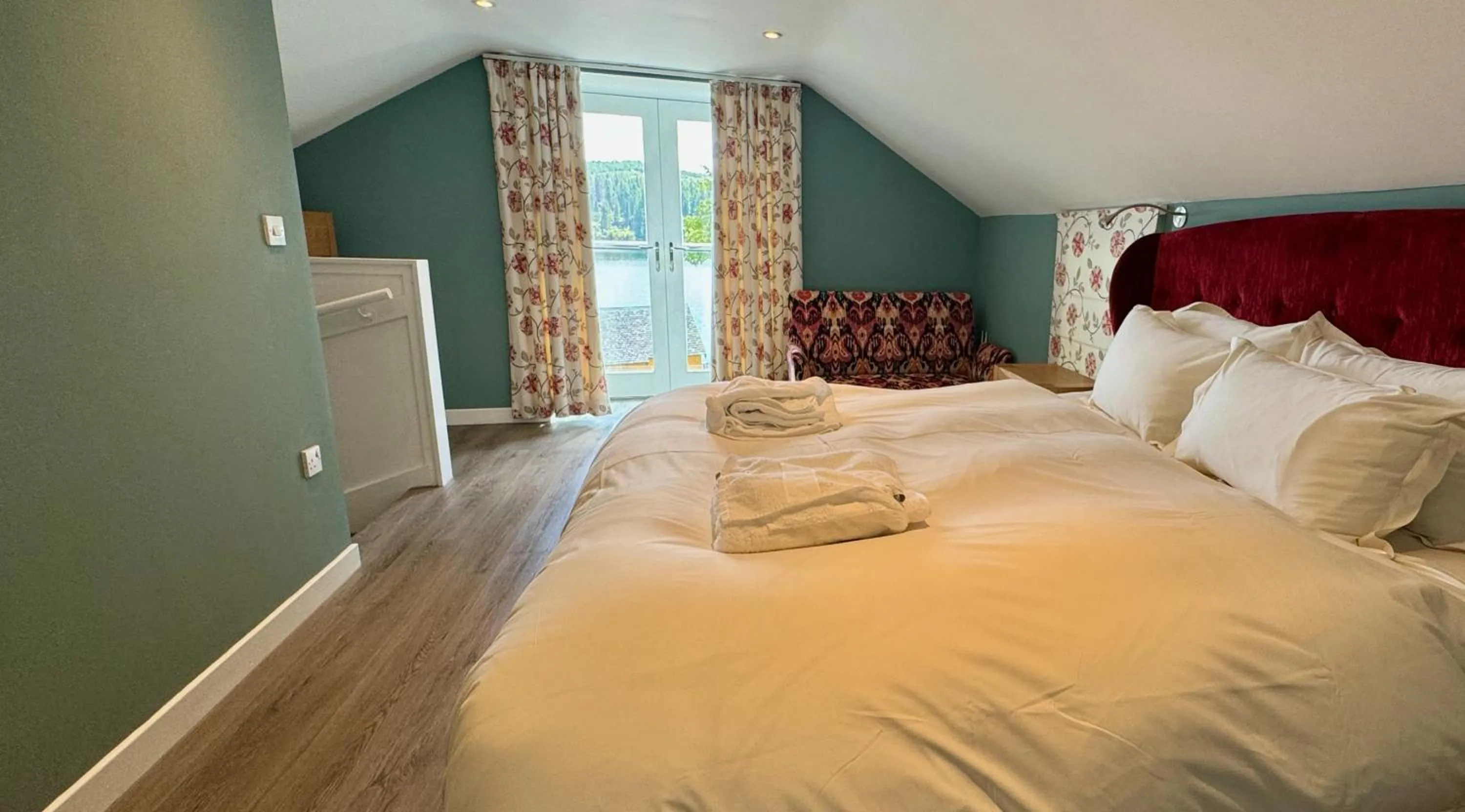 Bedroom, Bed in Altskeith Country House