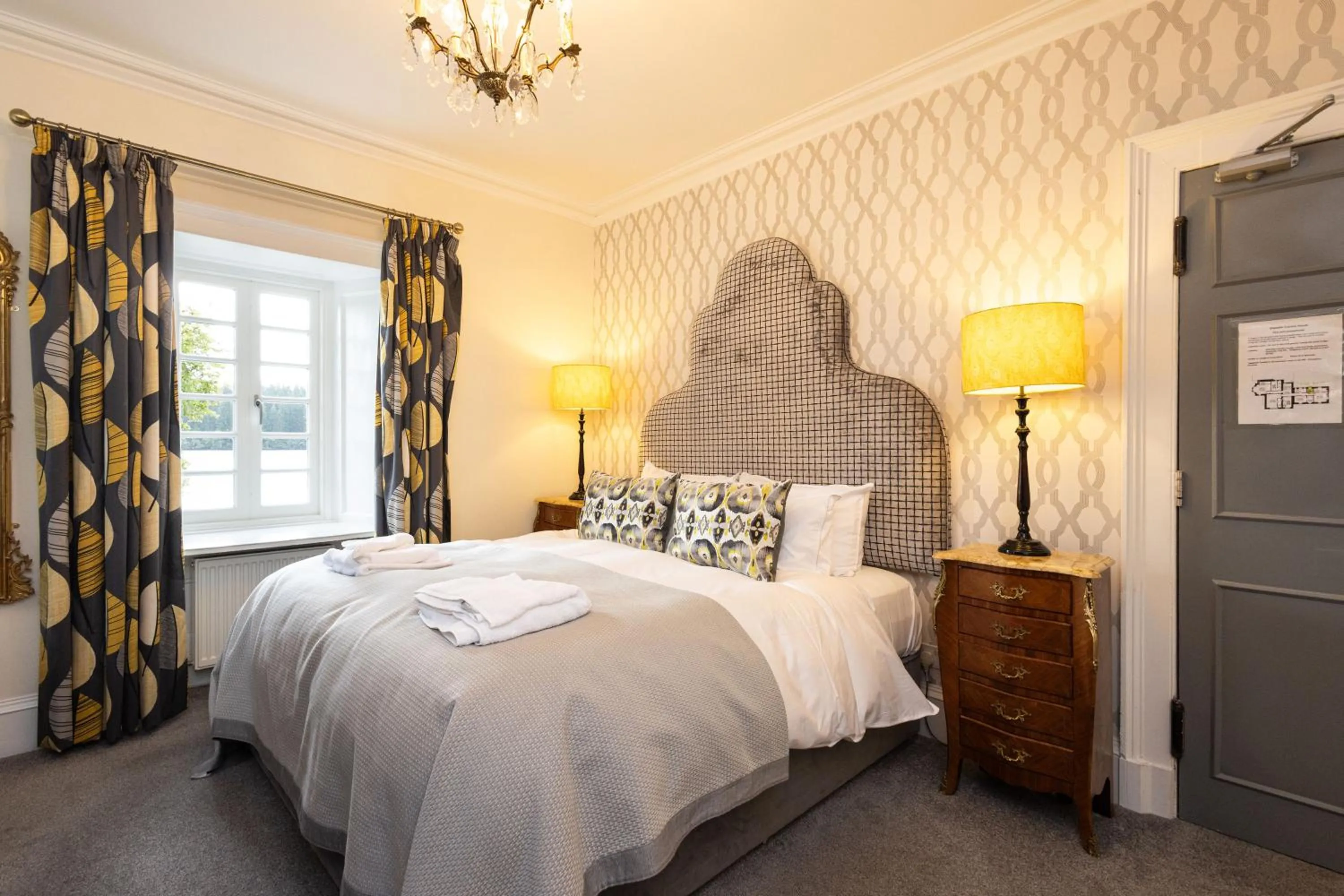 Bedroom, Bed in Altskeith Country House