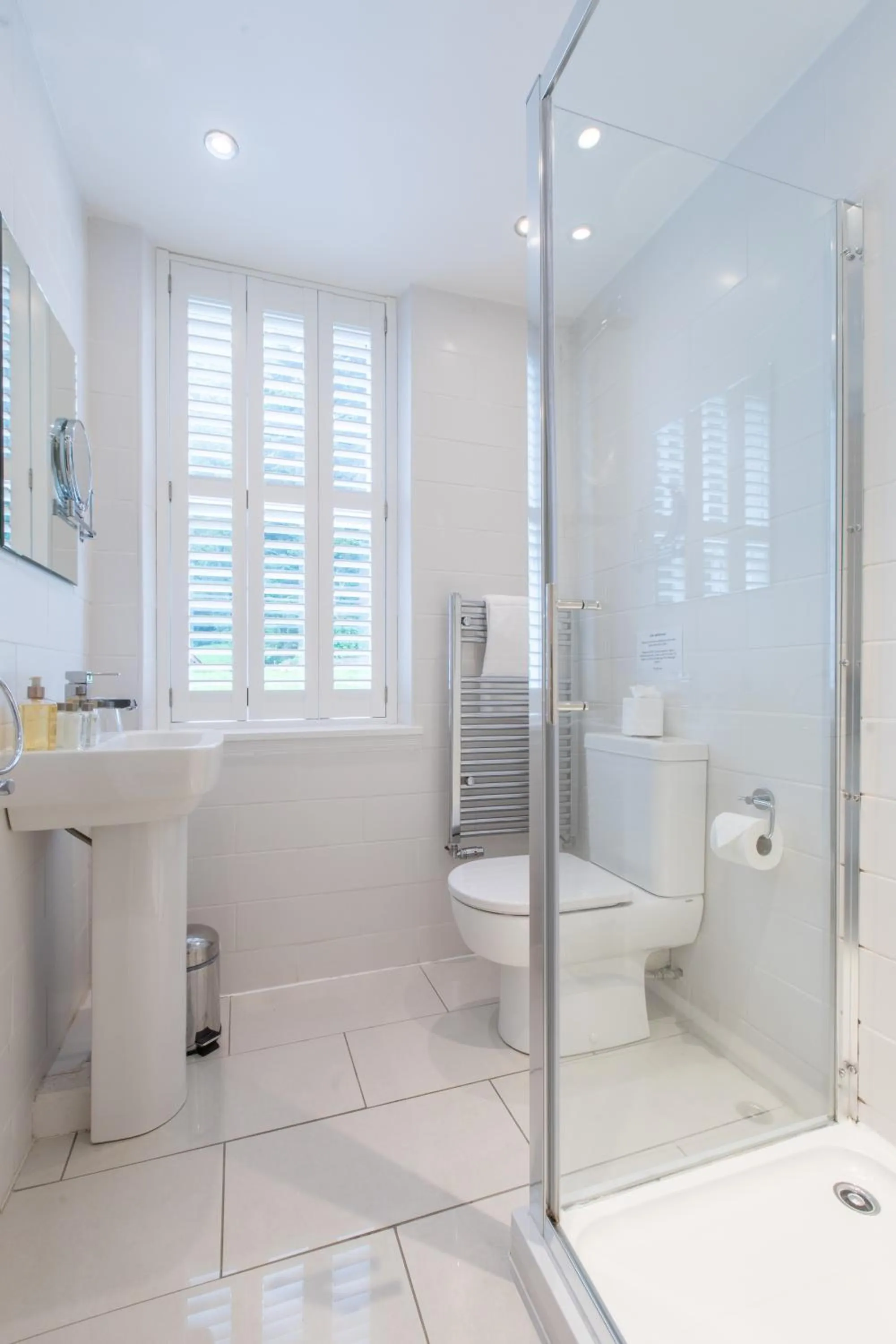 Bathroom in Altskeith Country House