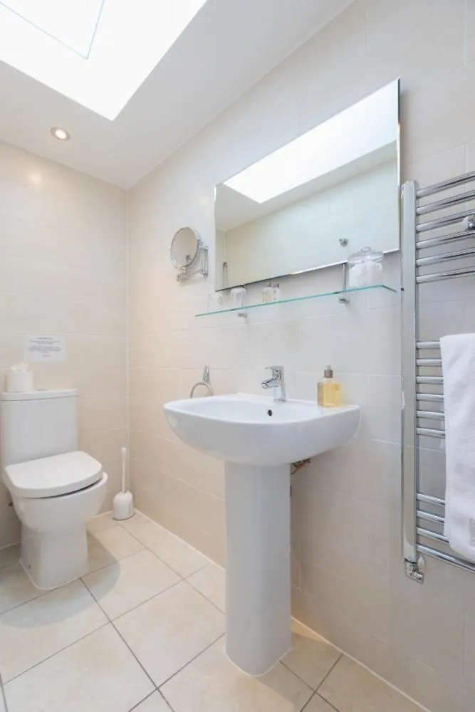 Bathroom in Altskeith Country House