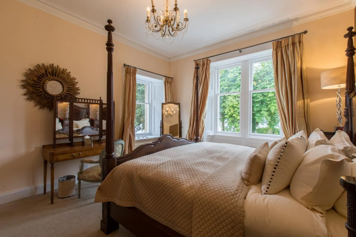 Bedroom, Bed in Altskeith Country House