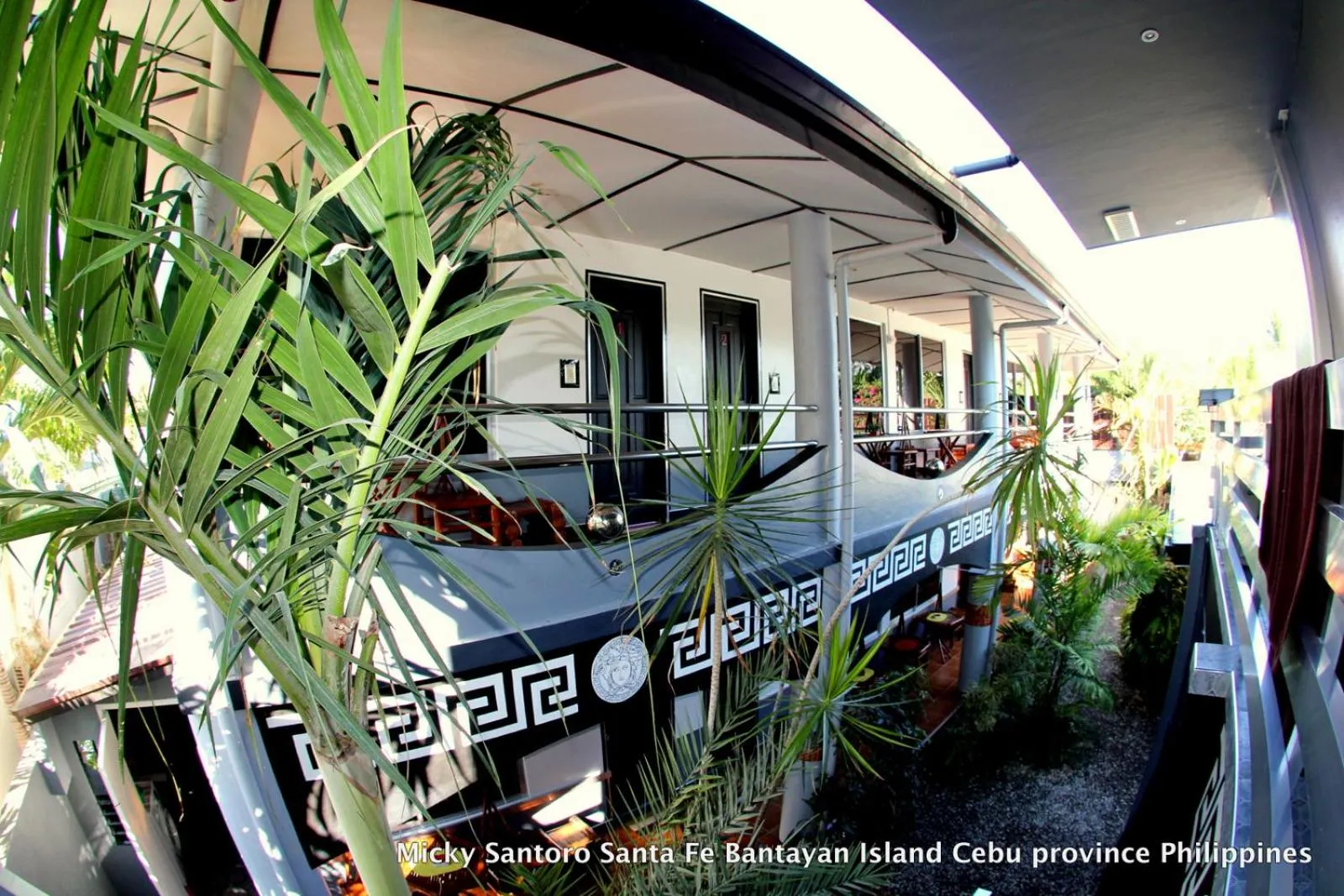 Micky Santoro Hotel & Restaurant