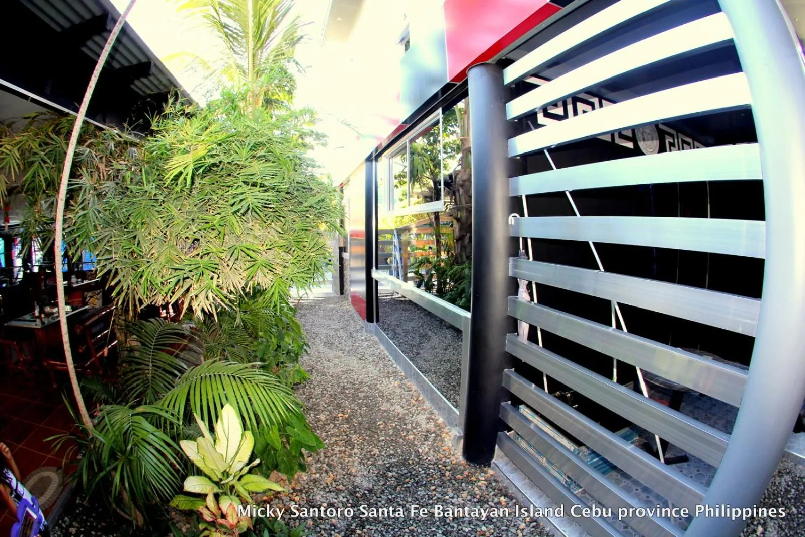 Micky Santoro Hotel & Restaurant