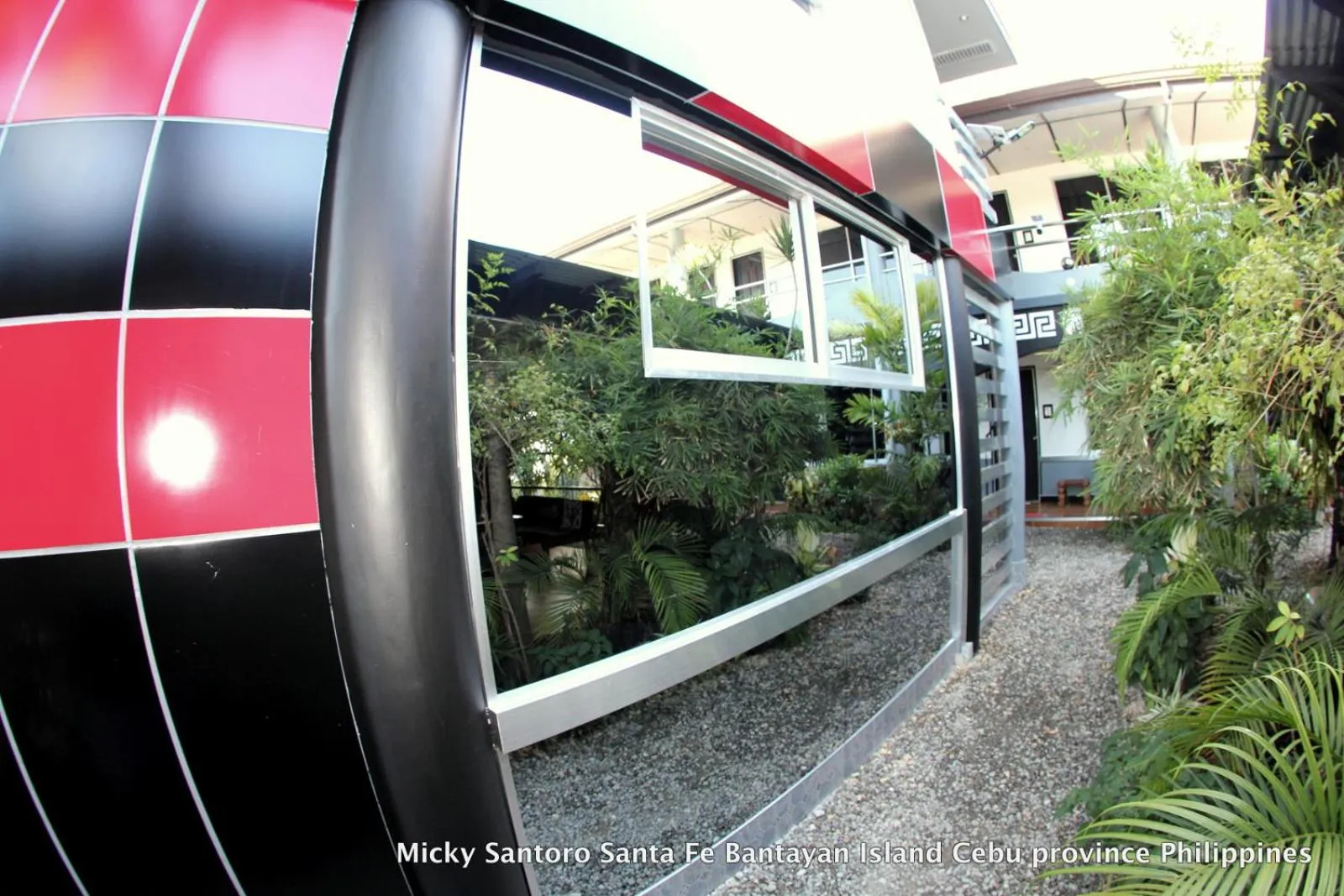 Micky Santoro Hotel & Restaurant