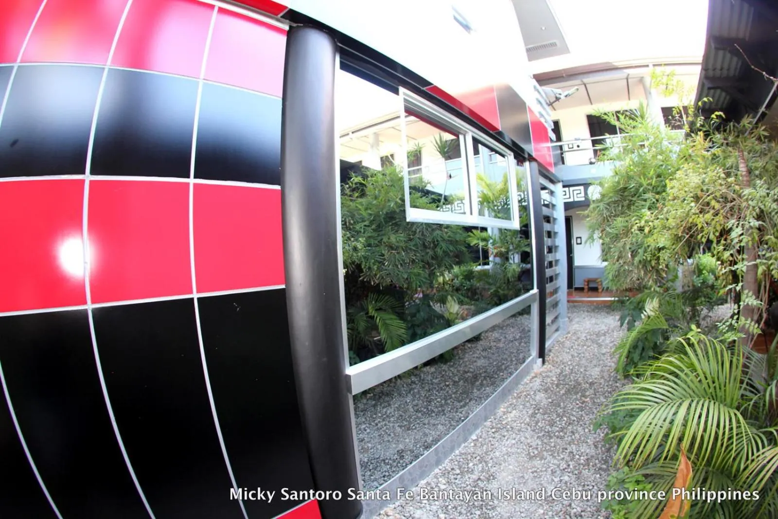 Micky Santoro Hotel & Restaurant