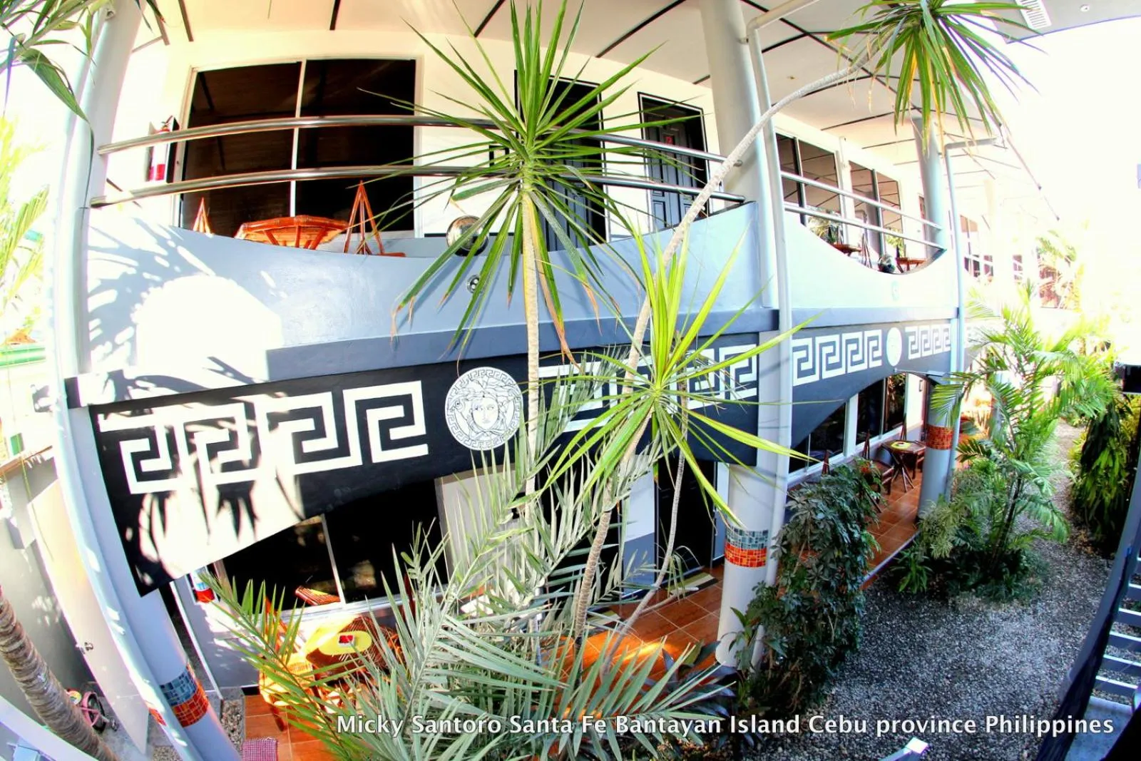 Micky Santoro Hotel & Restaurant