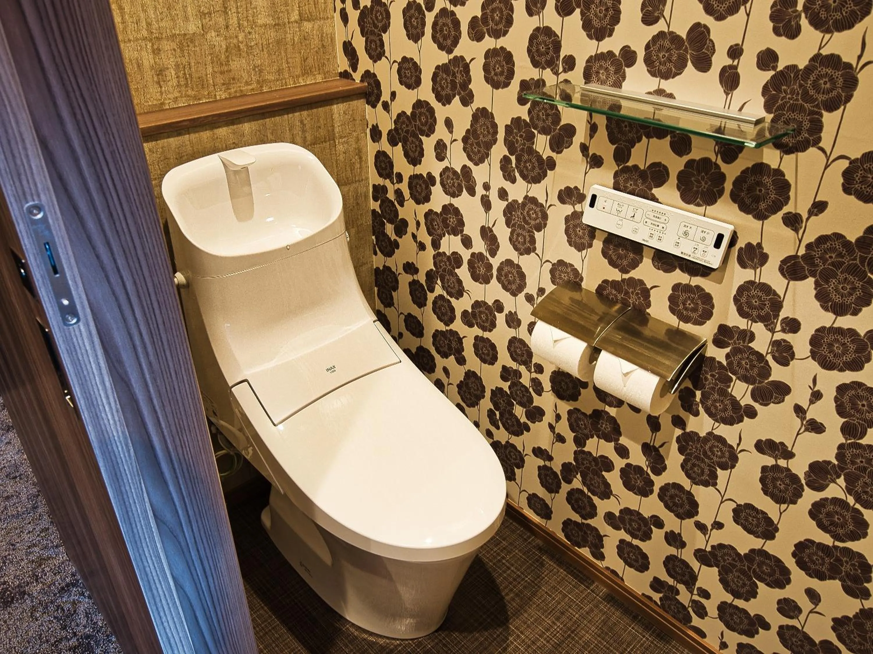 Toilet in Winery Hotel and Condominium HITOHANA