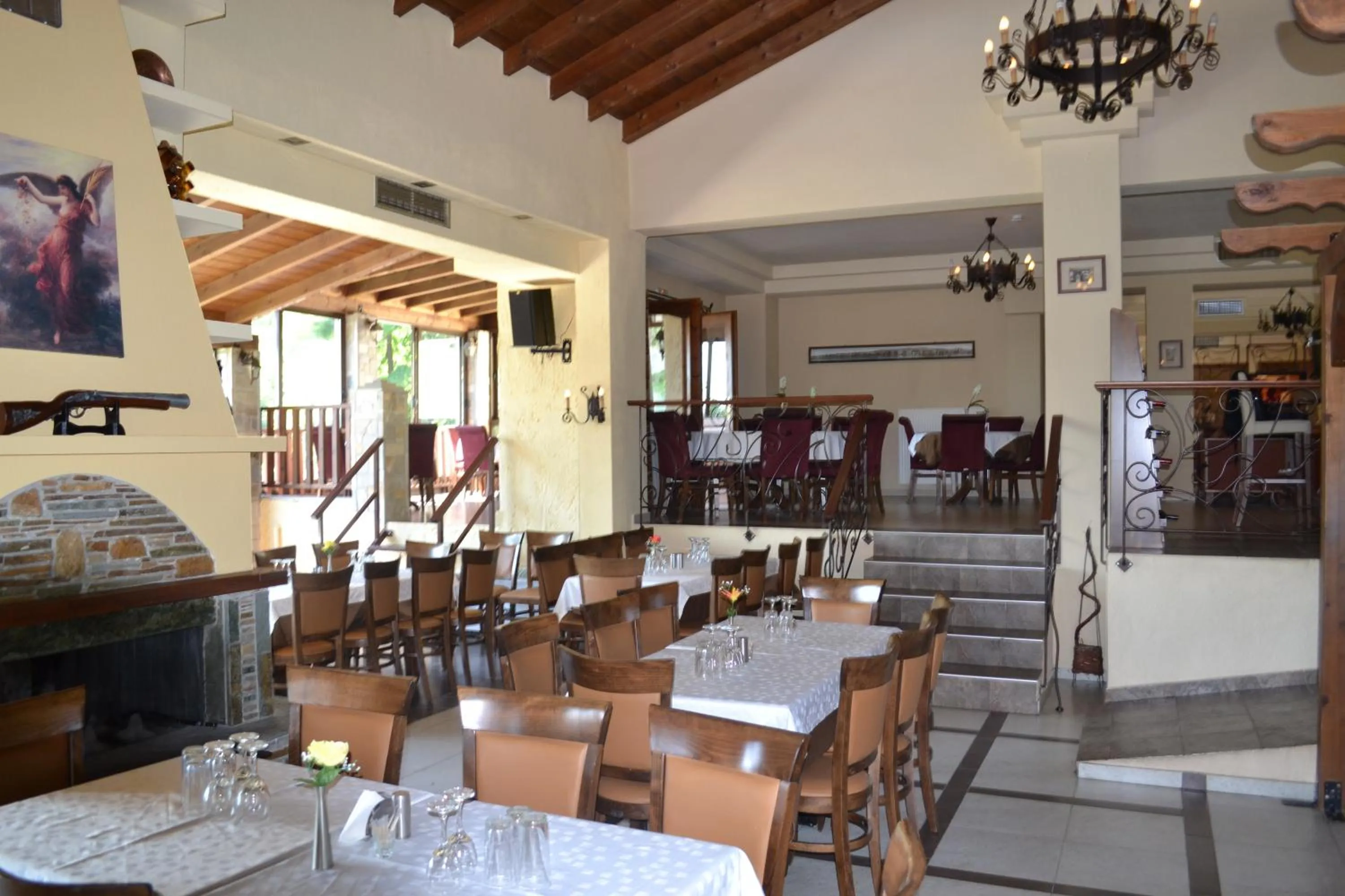 Restaurant/places to eat in Arhontiko Liamas