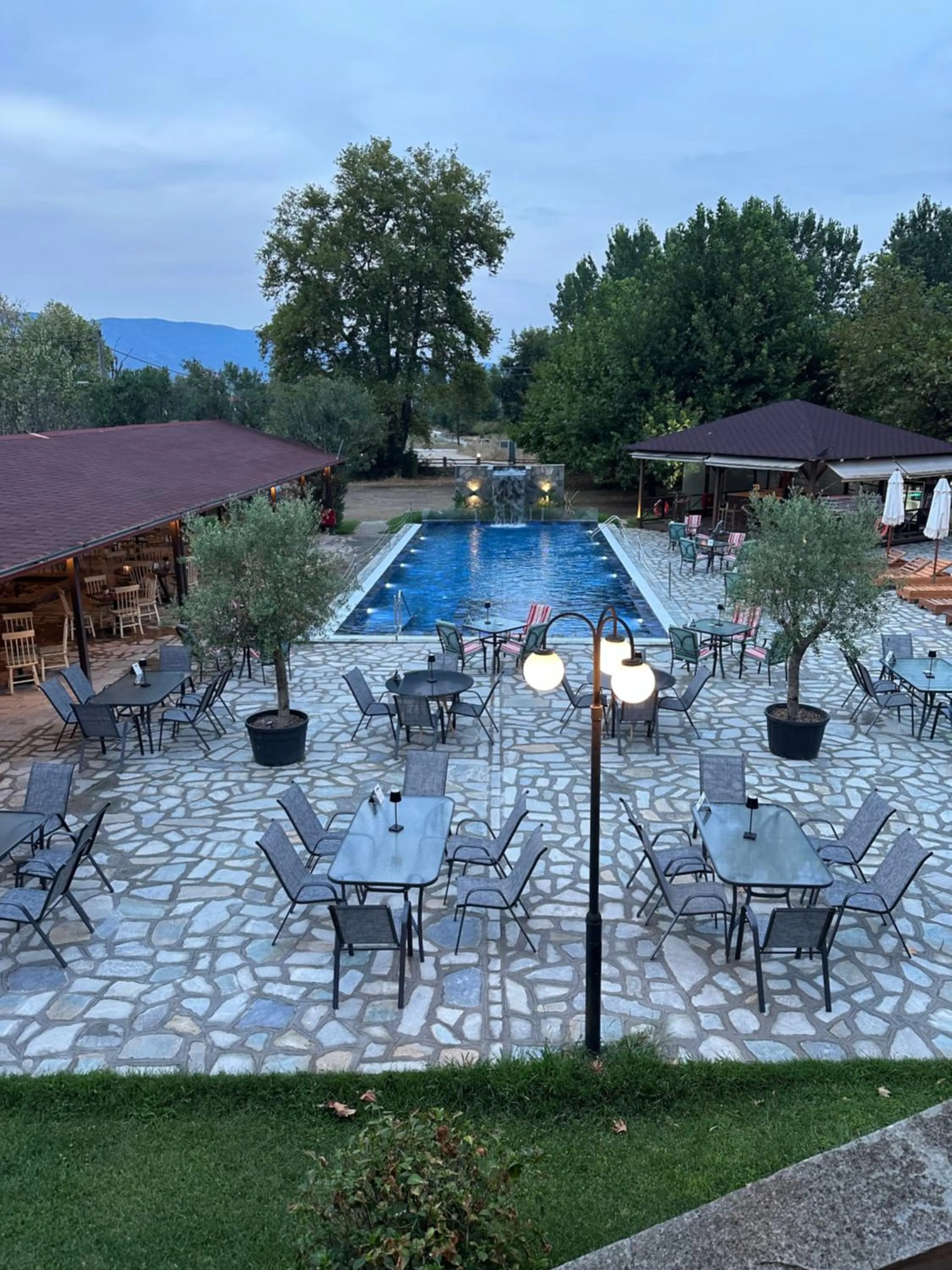 Restaurant/places to eat in Arhontiko Liamas