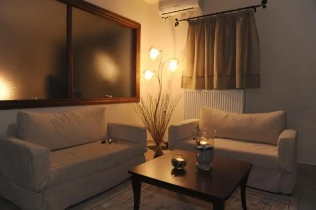 Communal lounge/ TV room in Arhontiko Liamas