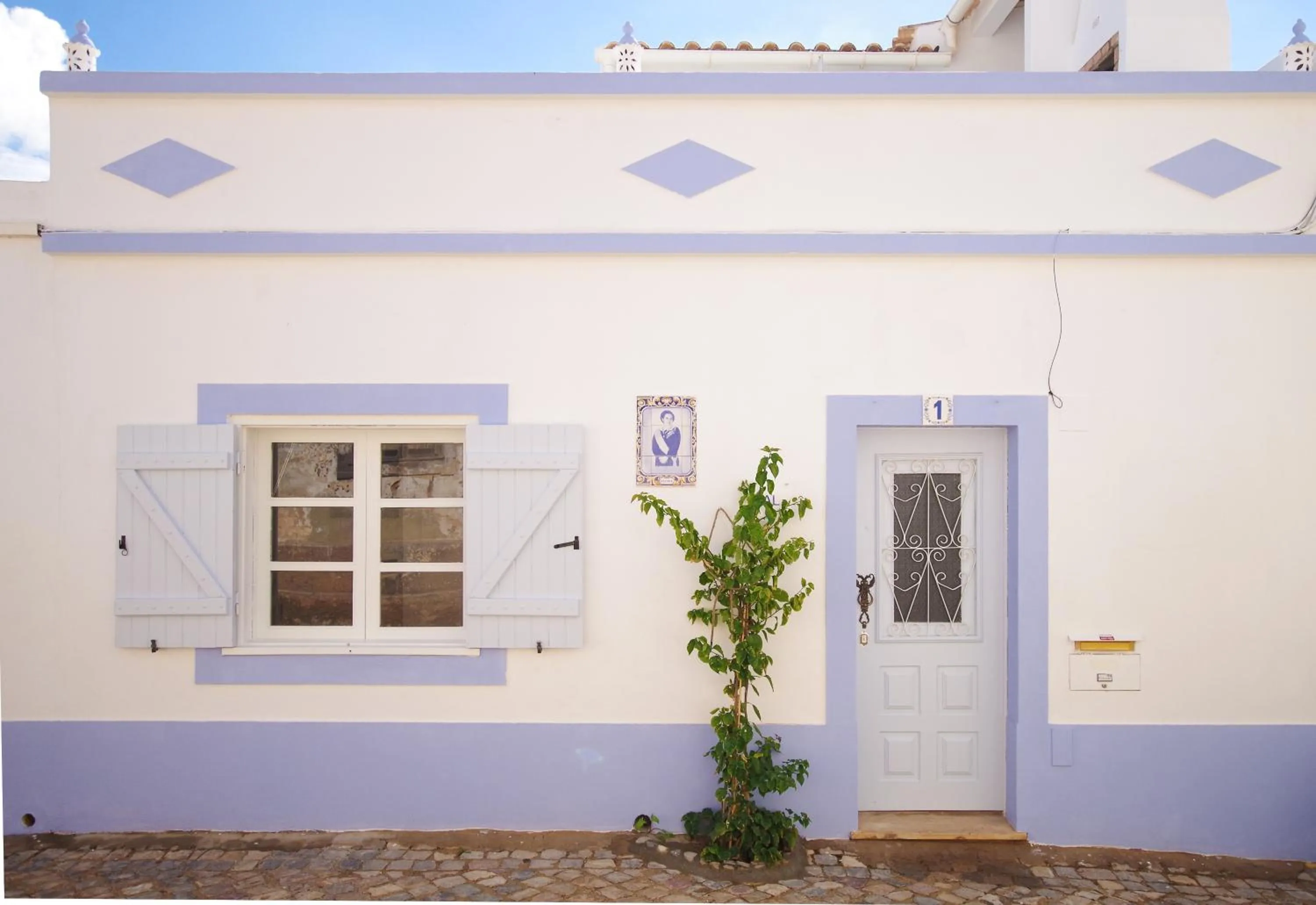 Facade/entrance in Casa Margarida Azul