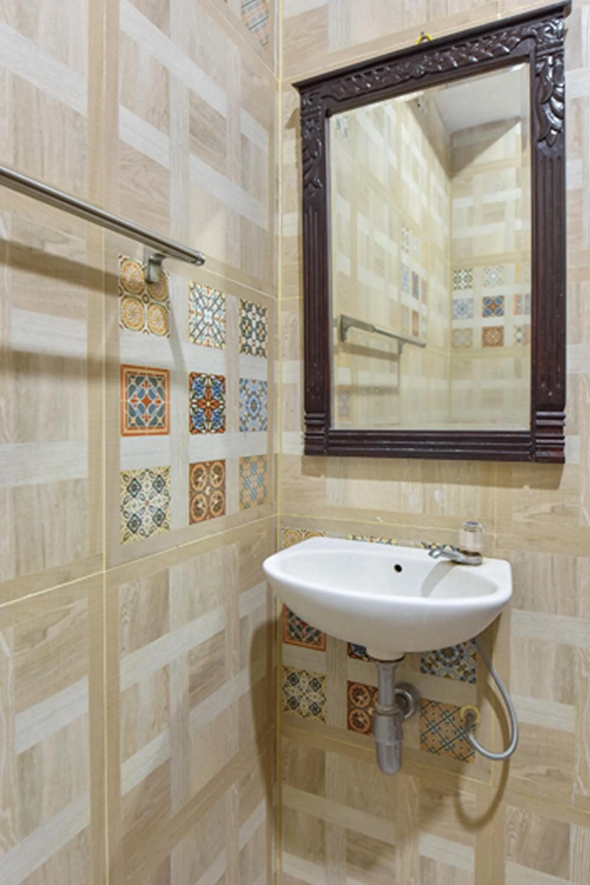 Bathroom in Sekar Ayu Hotel Malioboro Mitra RedDoorz