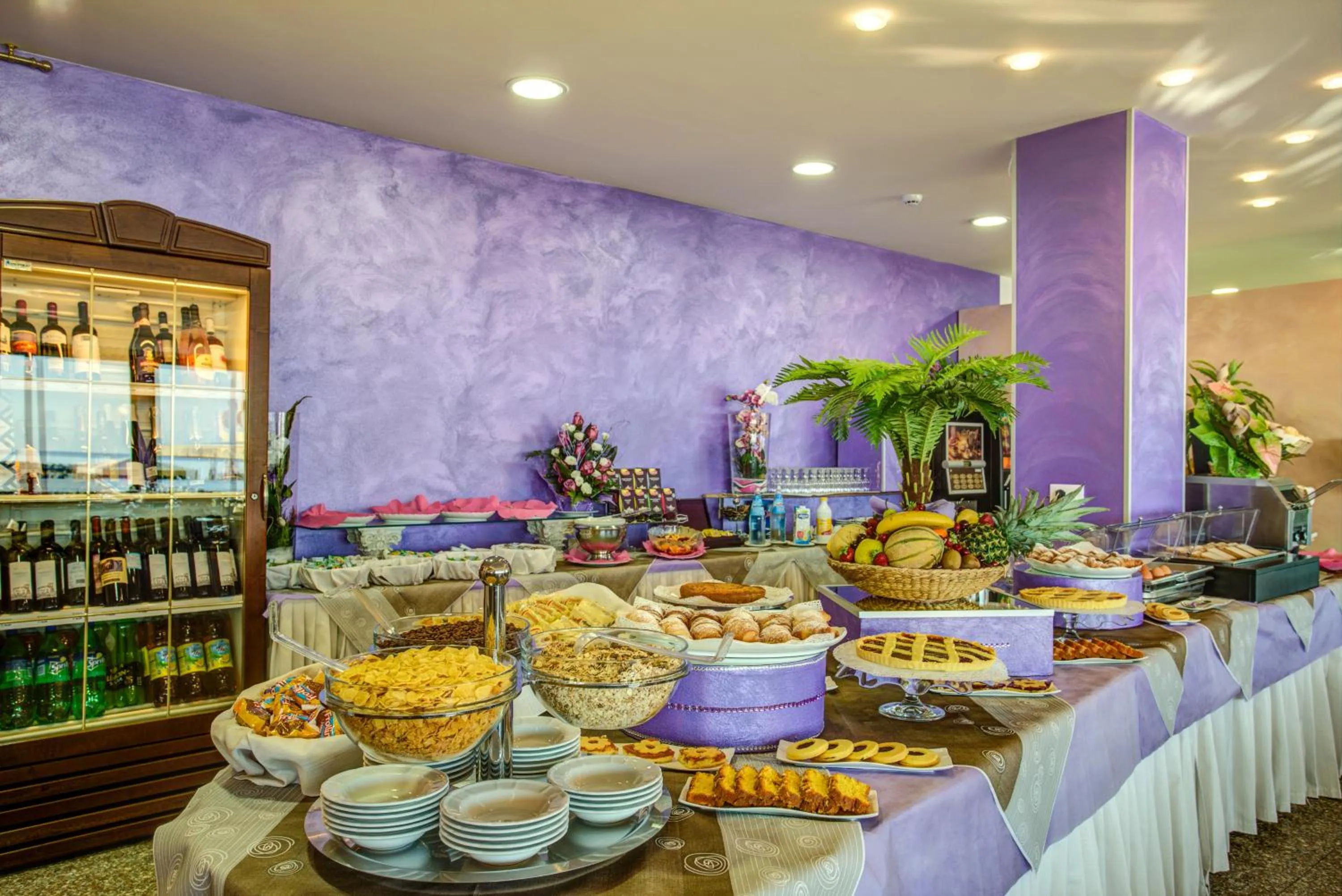 Restaurant/places to eat in Hotel Caesar Paladium