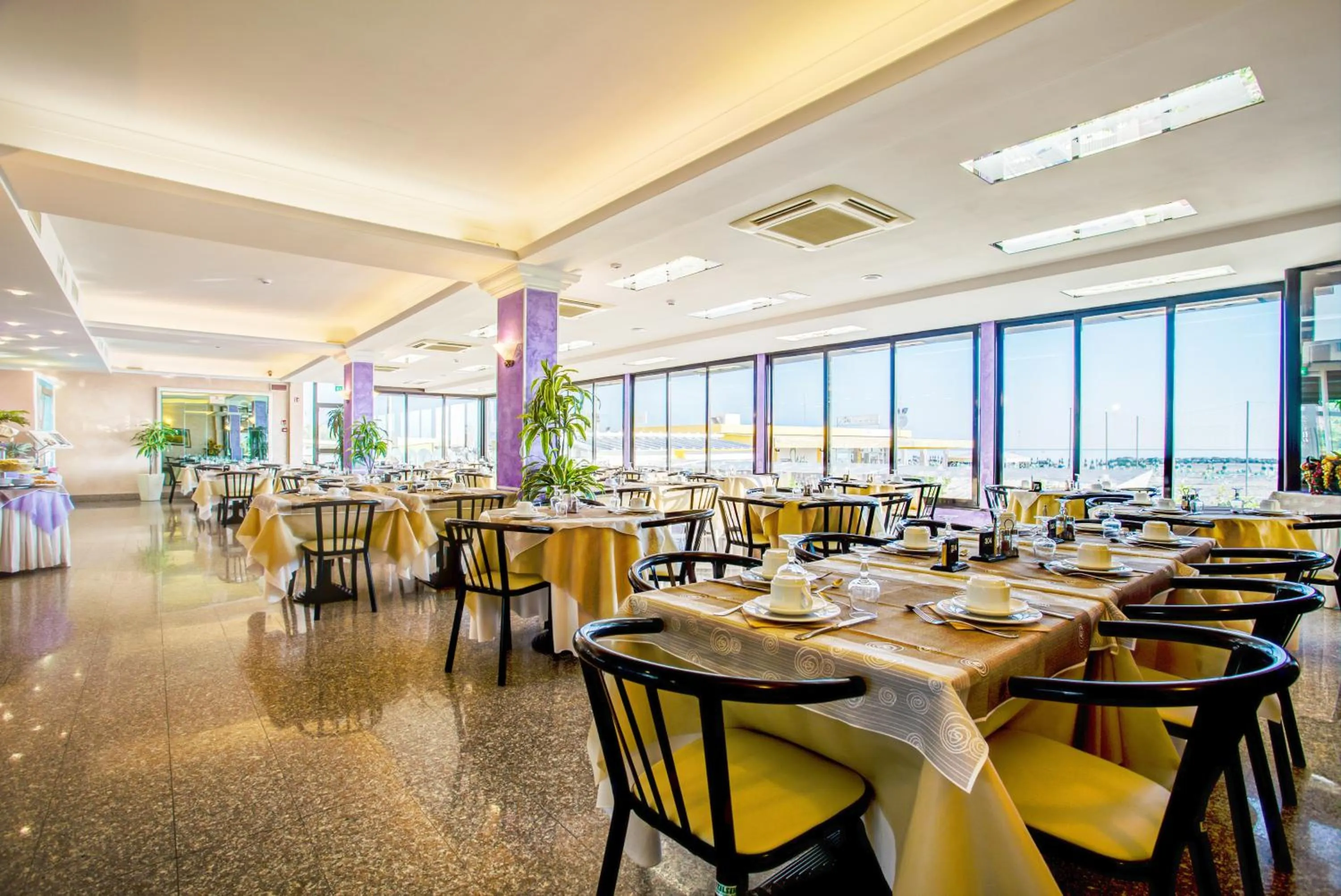Restaurant/places to eat in Hotel Caesar Paladium