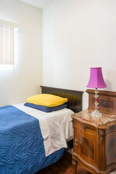 Bed in Entire Second Flr - Santa Monica Luxury Roman Villa