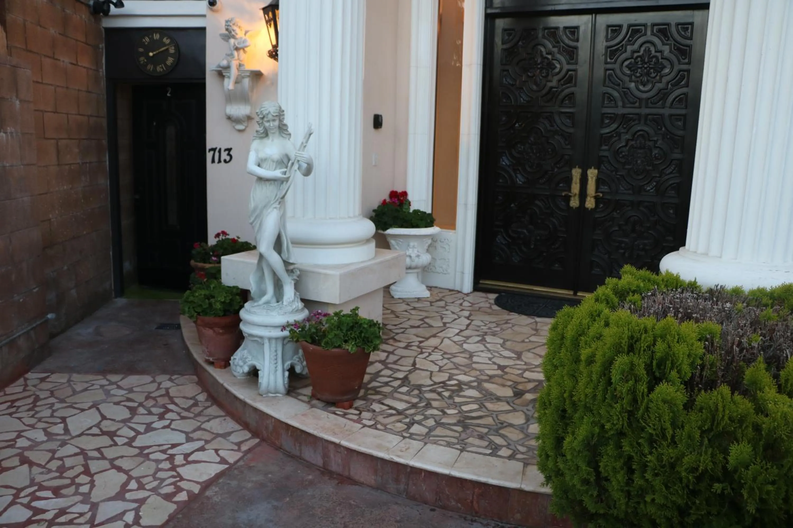 Property building in Entire Second Flr - Santa Monica Luxury Roman Villa