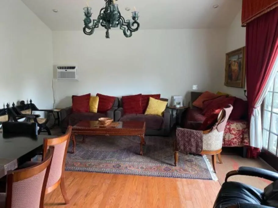 Entire Second Flr - Santa Monica Luxury Roman Villa