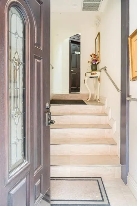 Entire Second Flr - Santa Monica Luxury Roman Villa