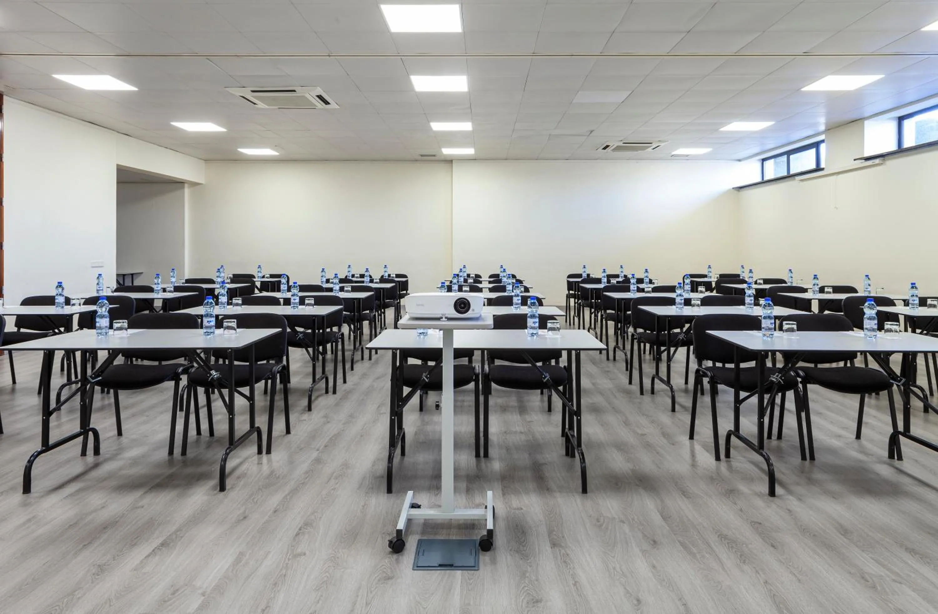 Meeting/conference room in Hotel D. Luis