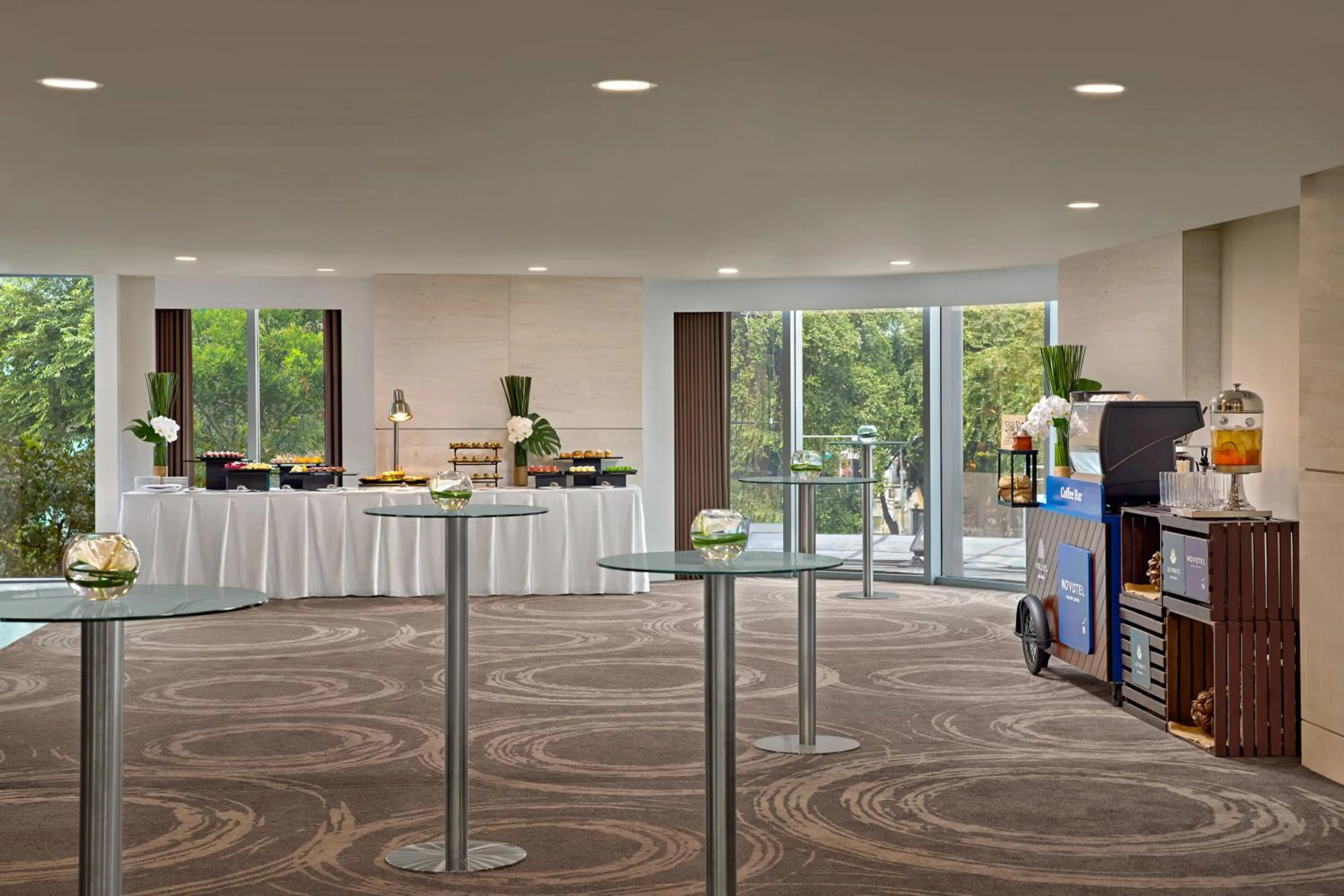 Food and drinks in Novotel Saigon Centre