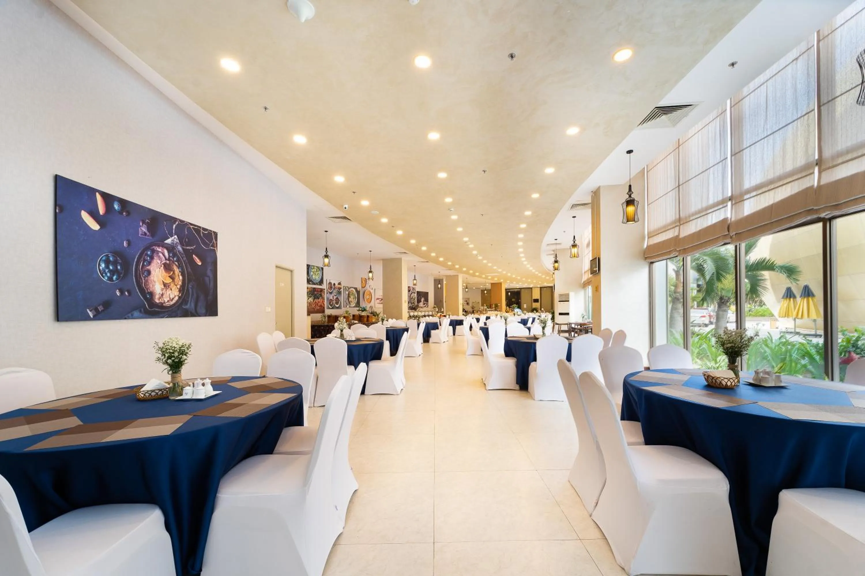 Restaurant/places to eat in DIC Star Landmark