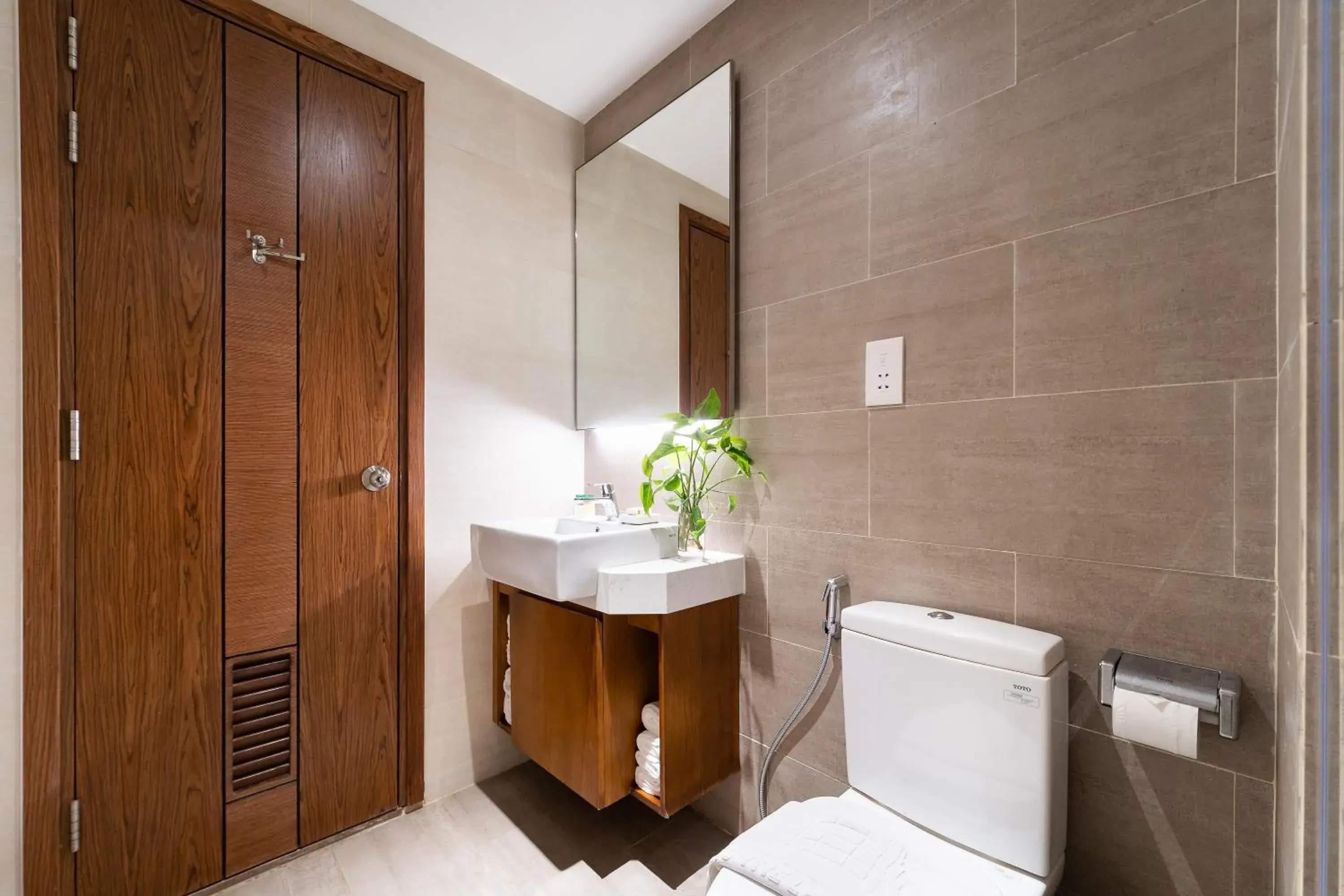 Three-Bedroom Apartment in DIC Star Landmark Three-Bedroom Apartment in DIC Star Landmark