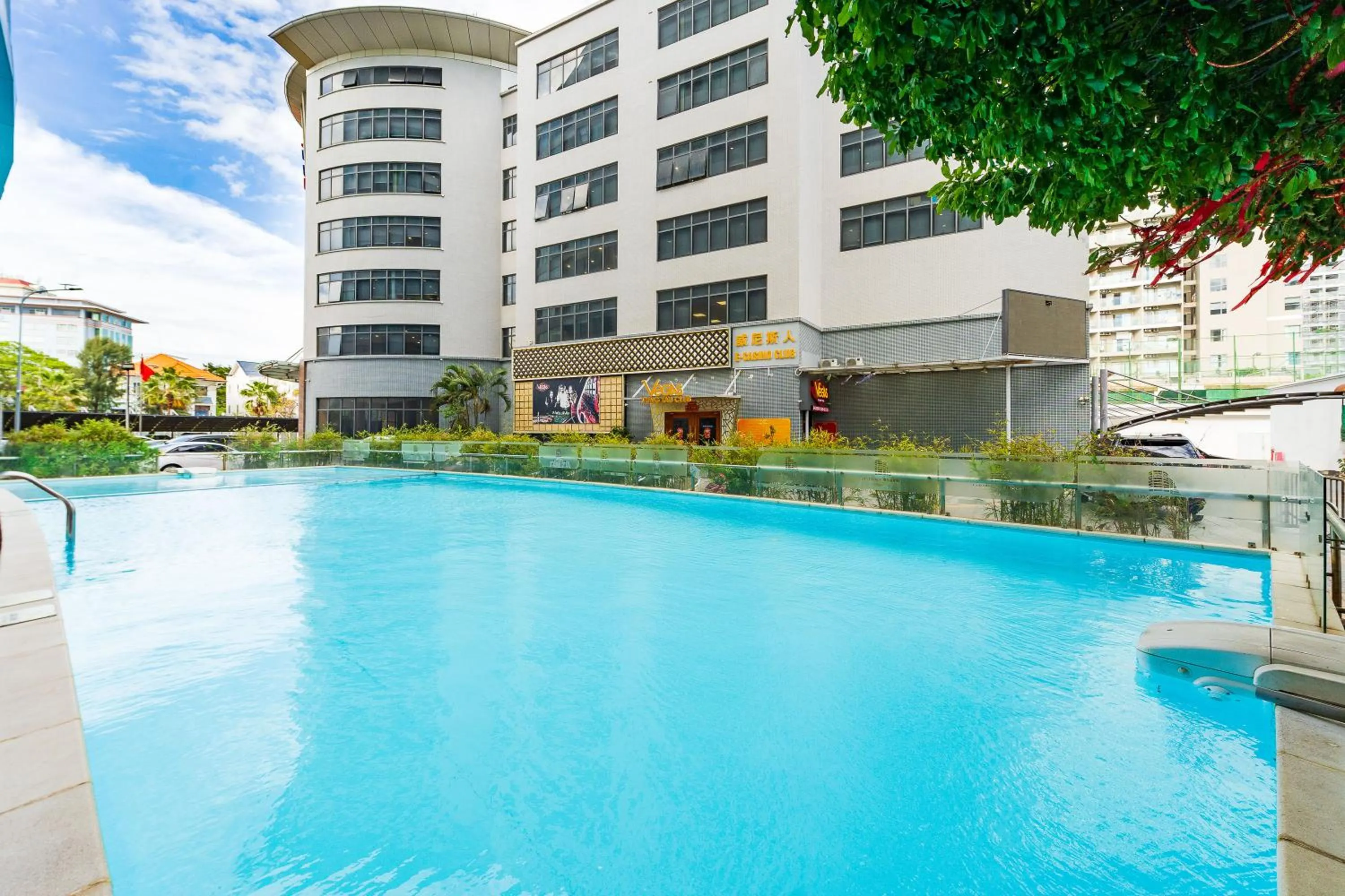 Swimming pool in DIC Star Landmark