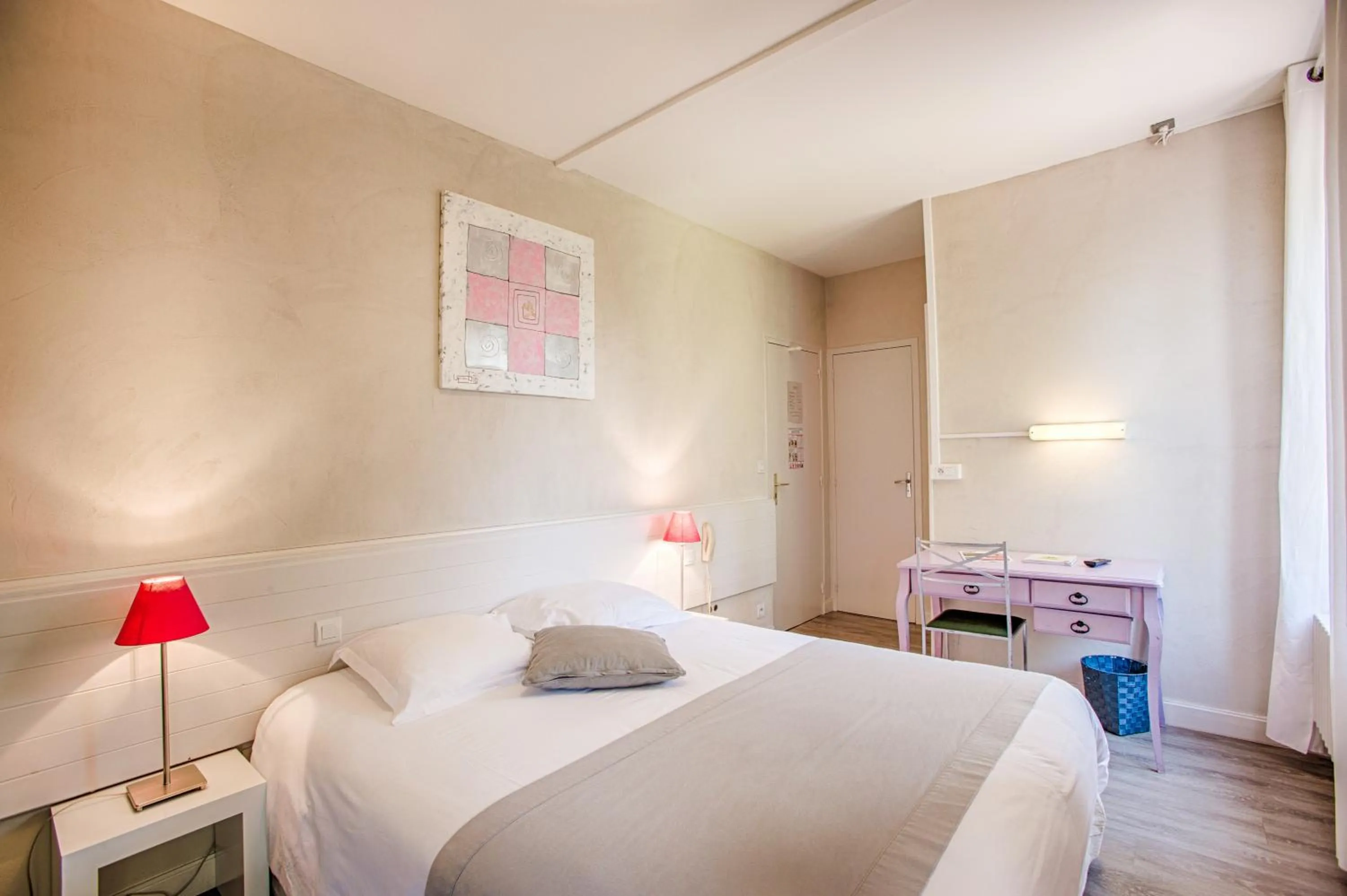 Bedroom, Bed in Logis Hôtel Restaurant L'Ile de Sées