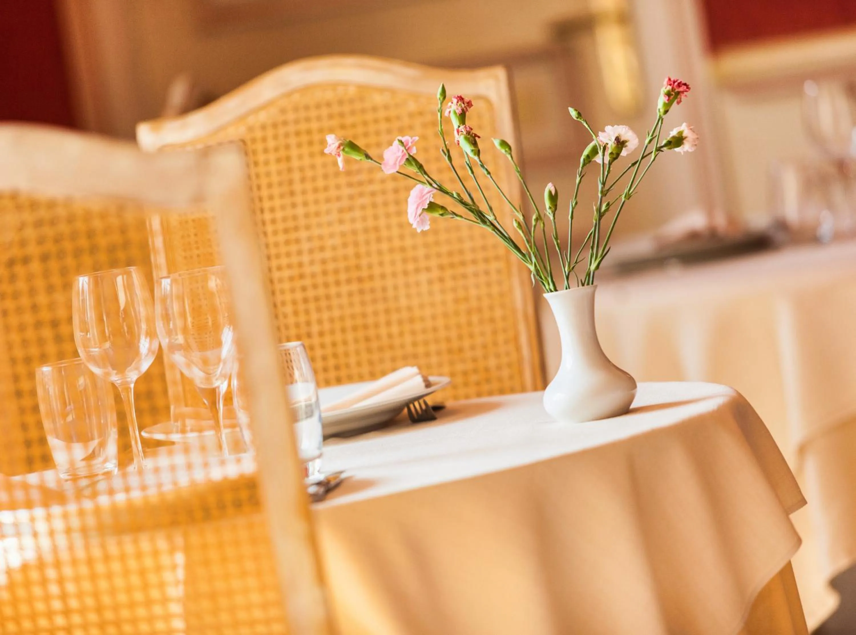 Restaurant/places to eat in Logis Hôtel Restaurant L'Ile de Sées