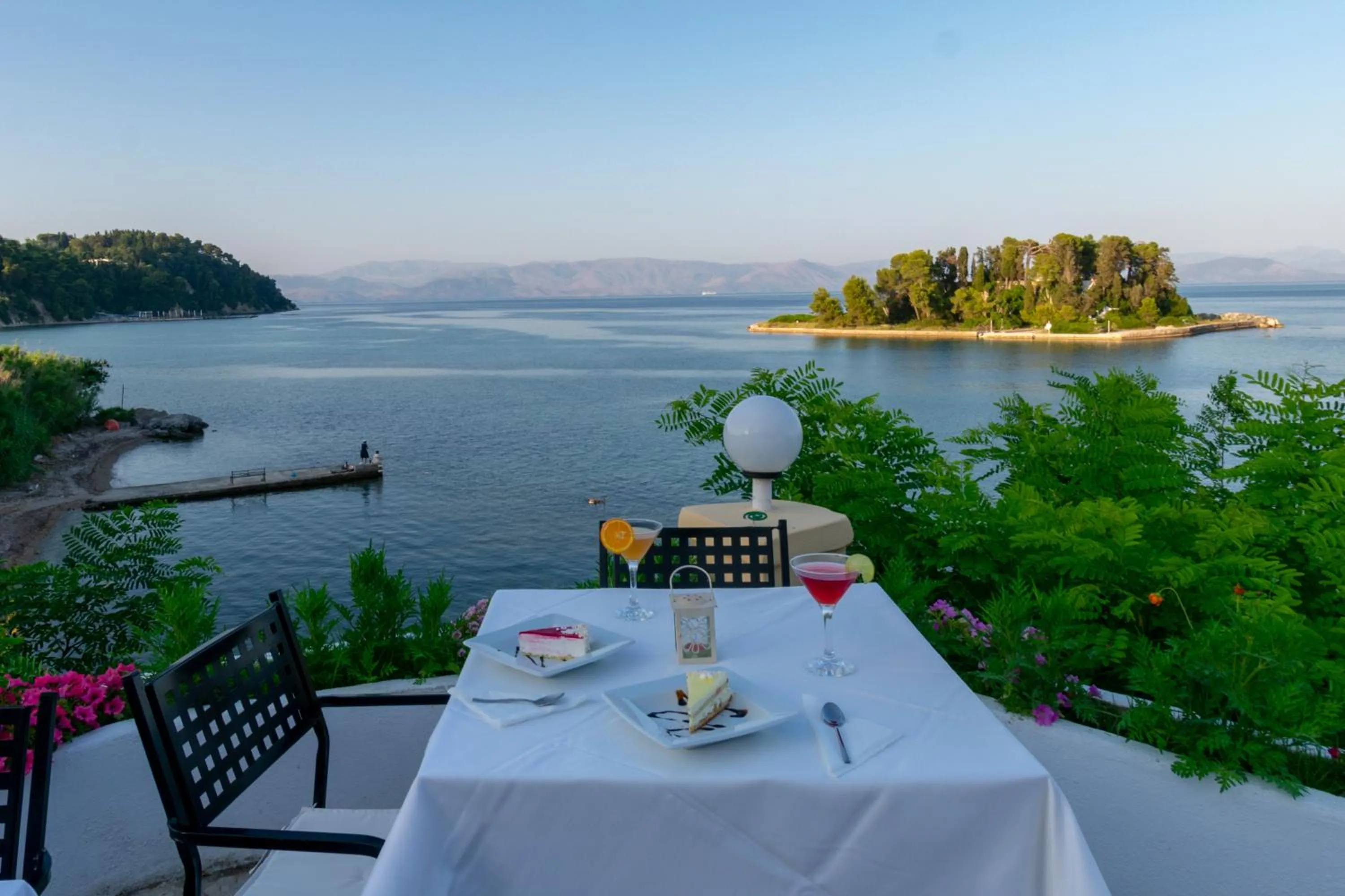 Restaurant/places to eat in Aegli Hotel