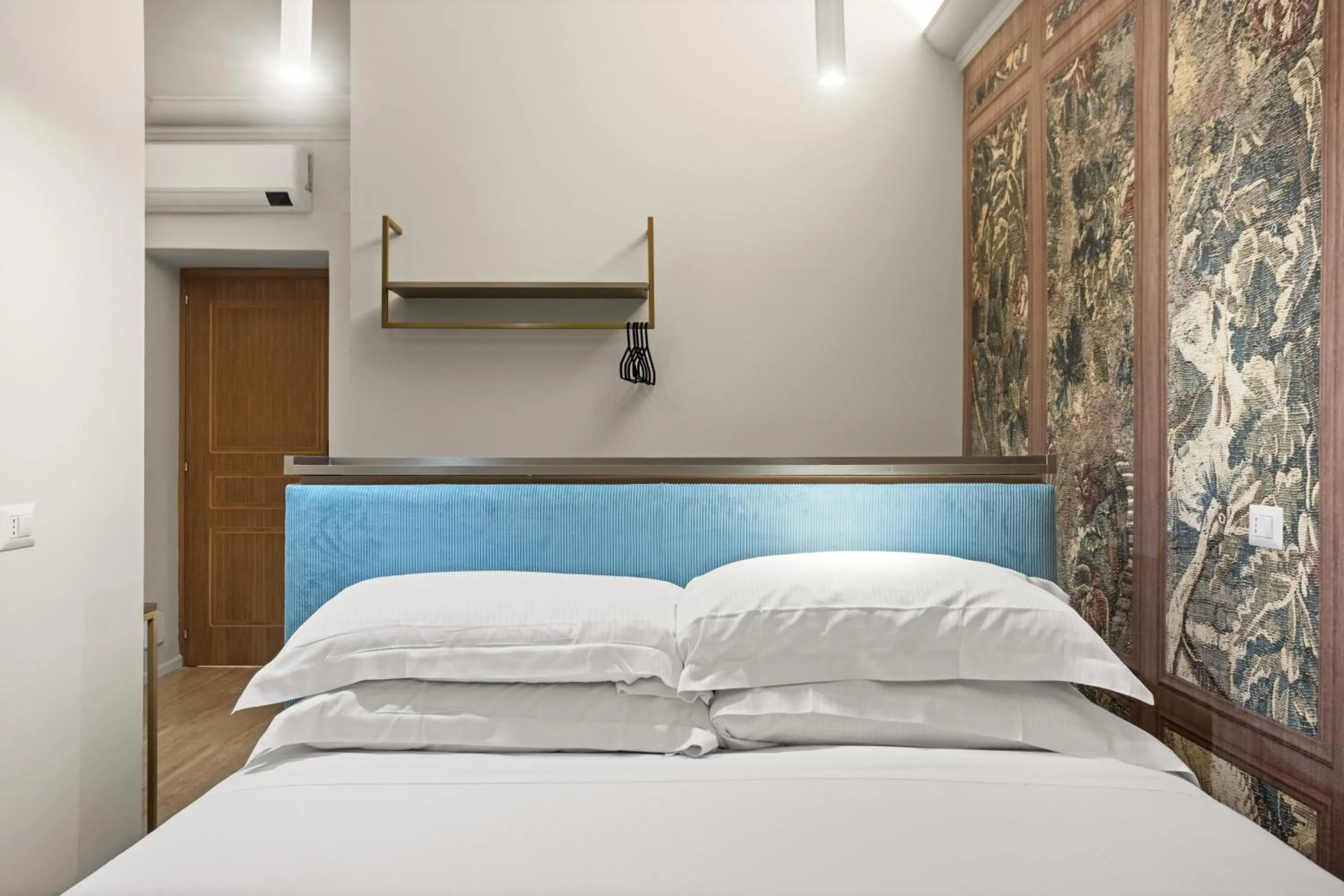 Bed in Gh Trevi Fountain