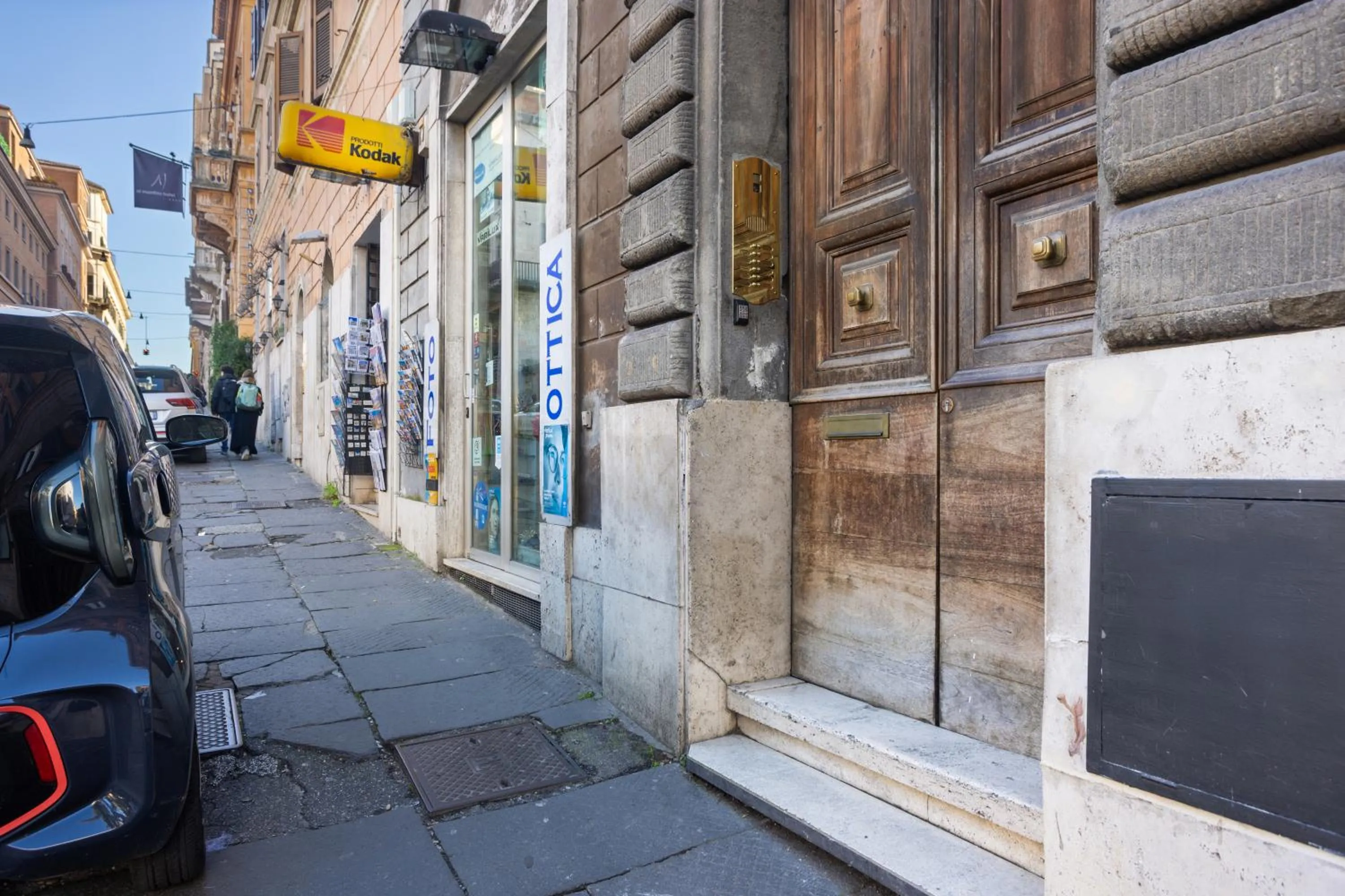 Property building in Gh Trevi Fountain
