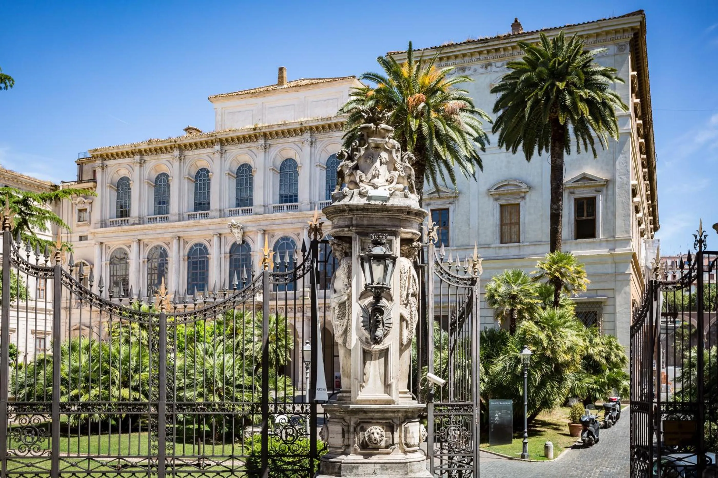 Nearby landmark in Gh Trevi Fountain