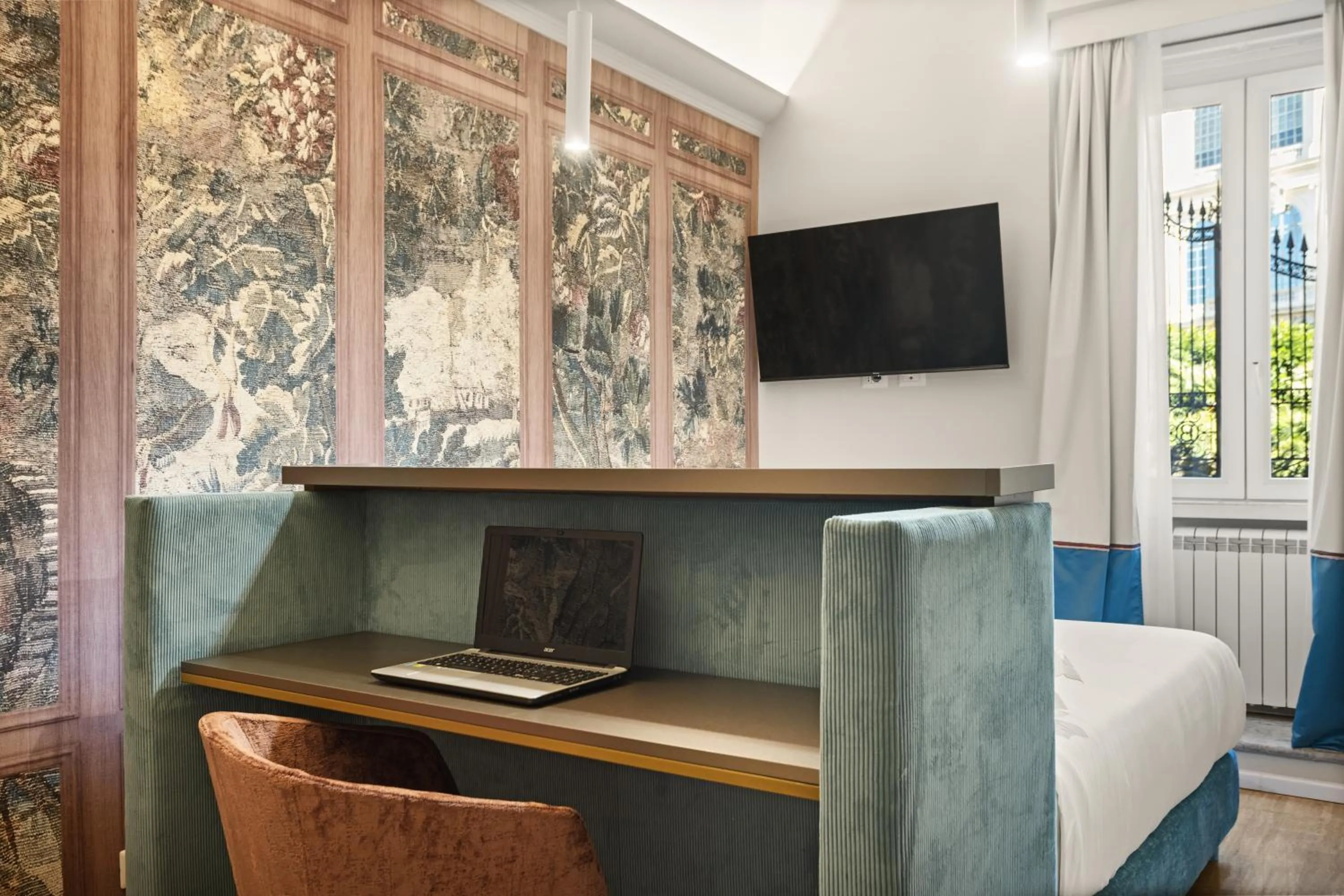 Bed in Gh Trevi Fountain