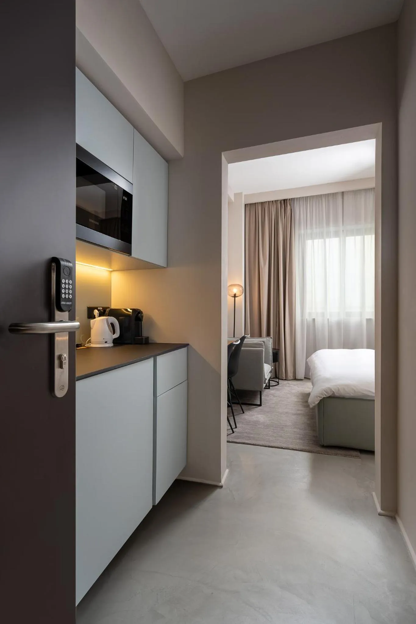 Kitchen or kitchenette, Bed in VISIONAPARTMENTS Bucharest Calea Victoriei