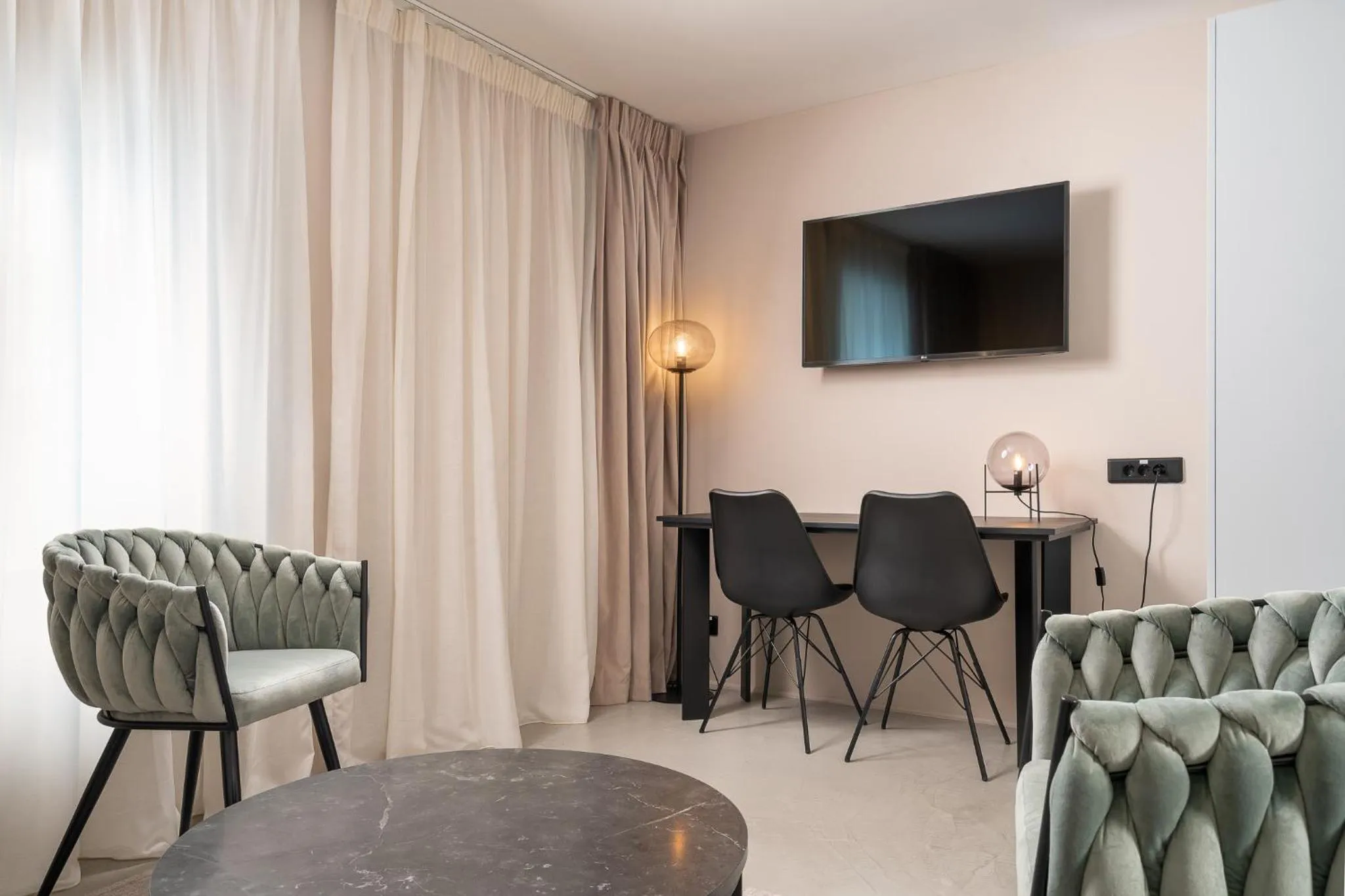 TV and multimedia in VISIONAPARTMENTS Bucharest Calea Victoriei