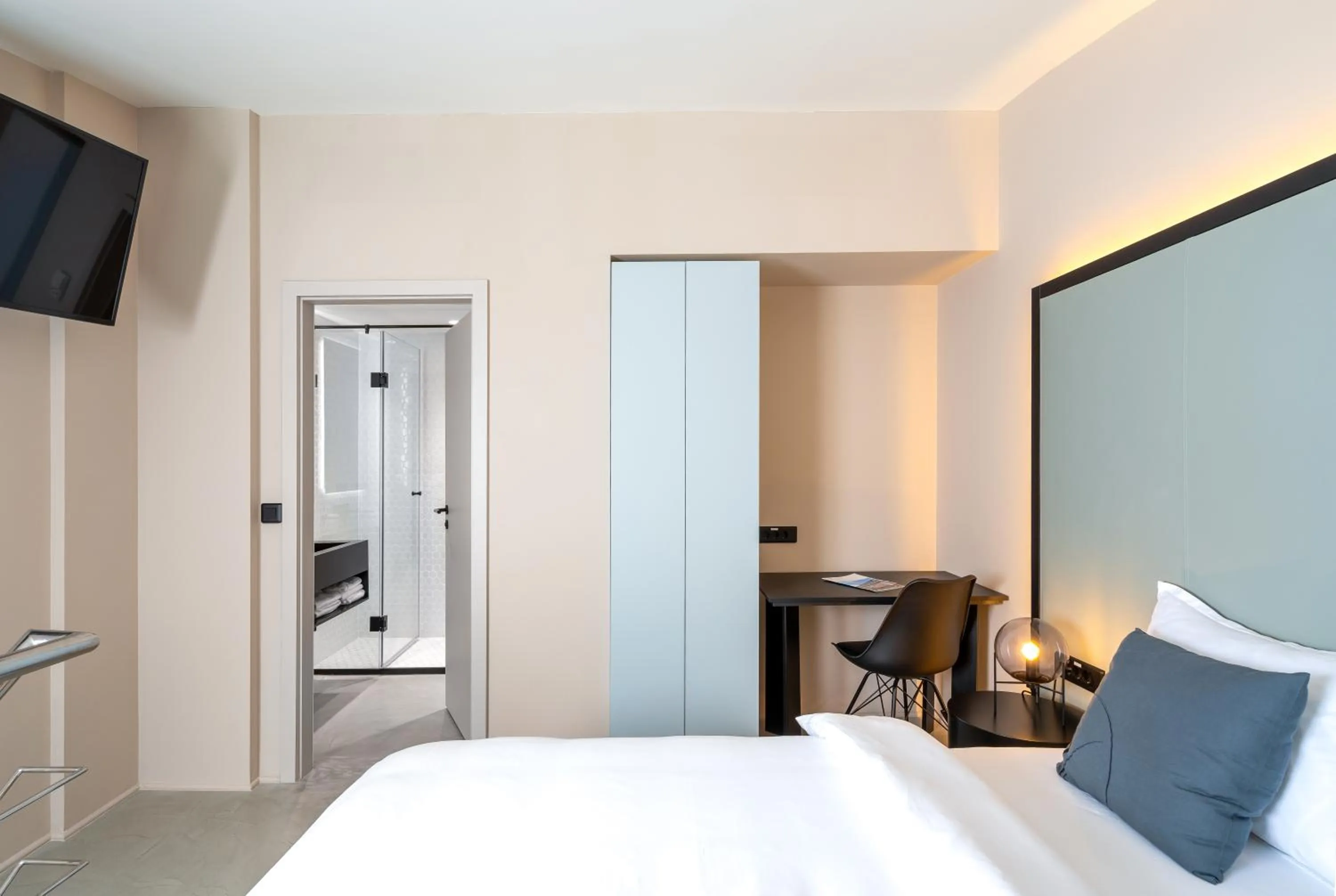 Photo of the whole room, Bed in VISIONAPARTMENTS Bucharest Calea Victoriei