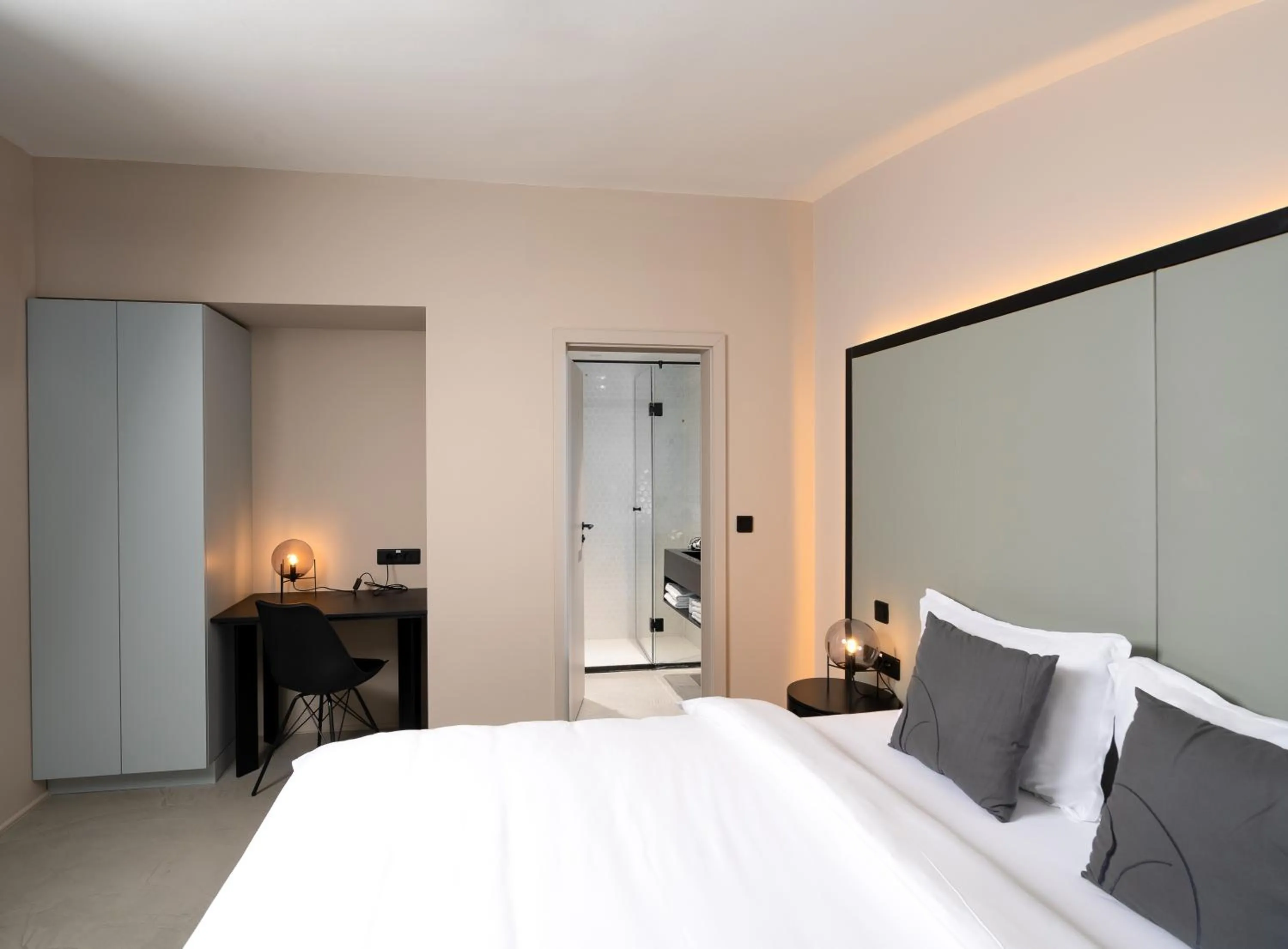 Photo of the whole room, Bed in VISIONAPARTMENTS Bucharest Calea Victoriei