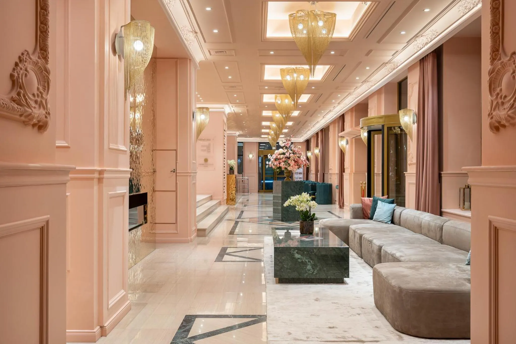 Lobby or reception in VISIONAPARTMENTS Bucharest Calea Victoriei