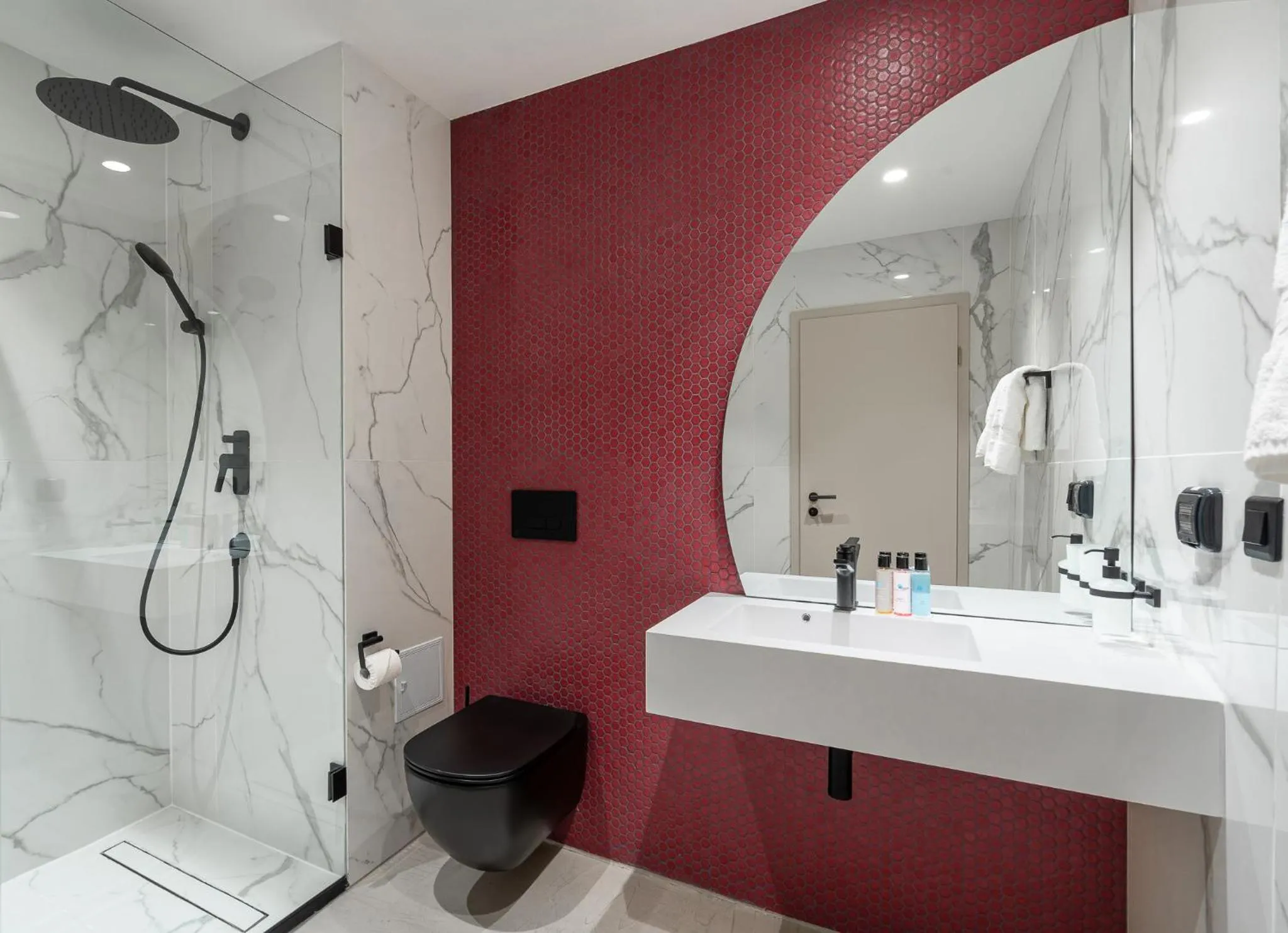 Shower in VISIONAPARTMENTS Bucharest Calea Victoriei