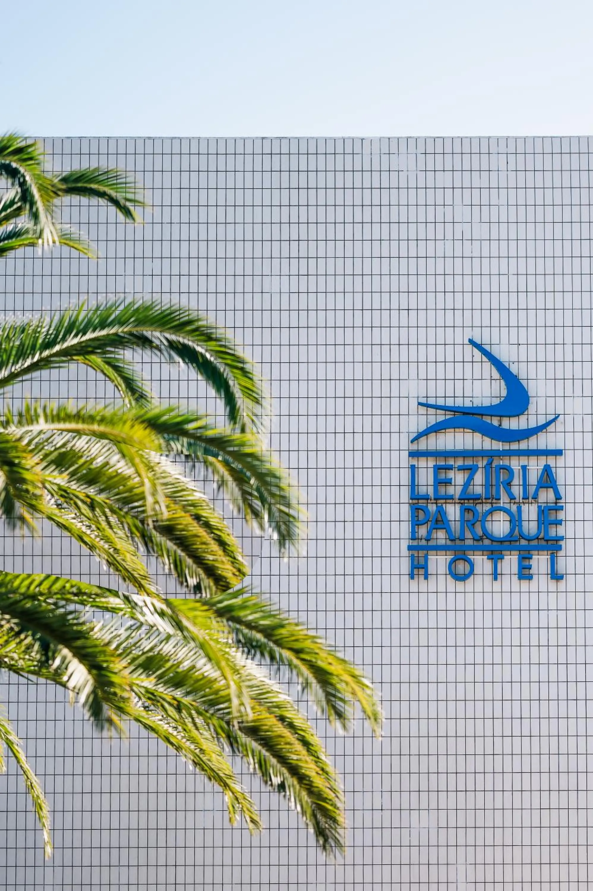 Facade/entrance in Leziria Parque Hotel