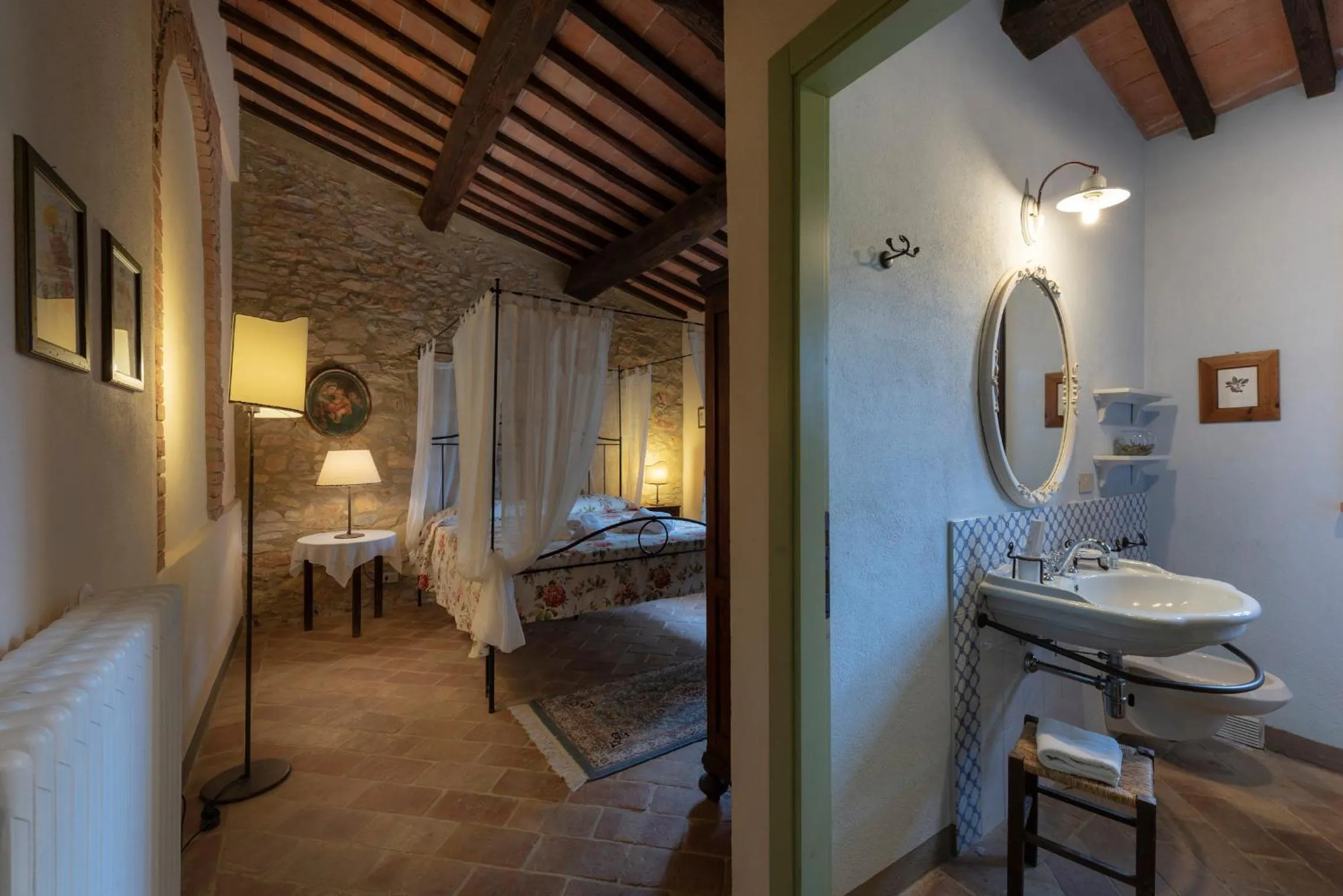Bathroom, Bed in Le Mascie