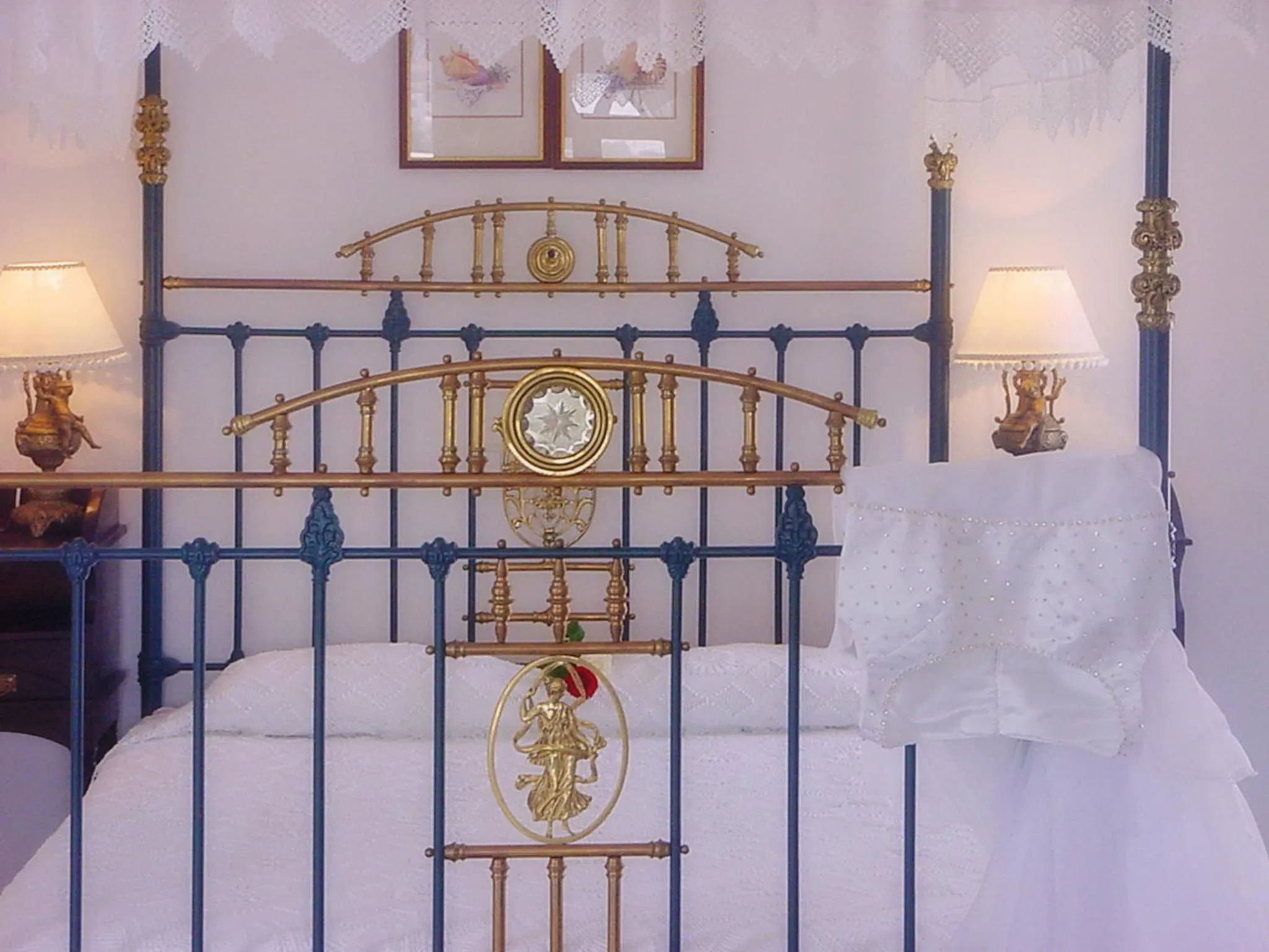 Bedroom, Bed in Porto Scoutari Romantic Hotel