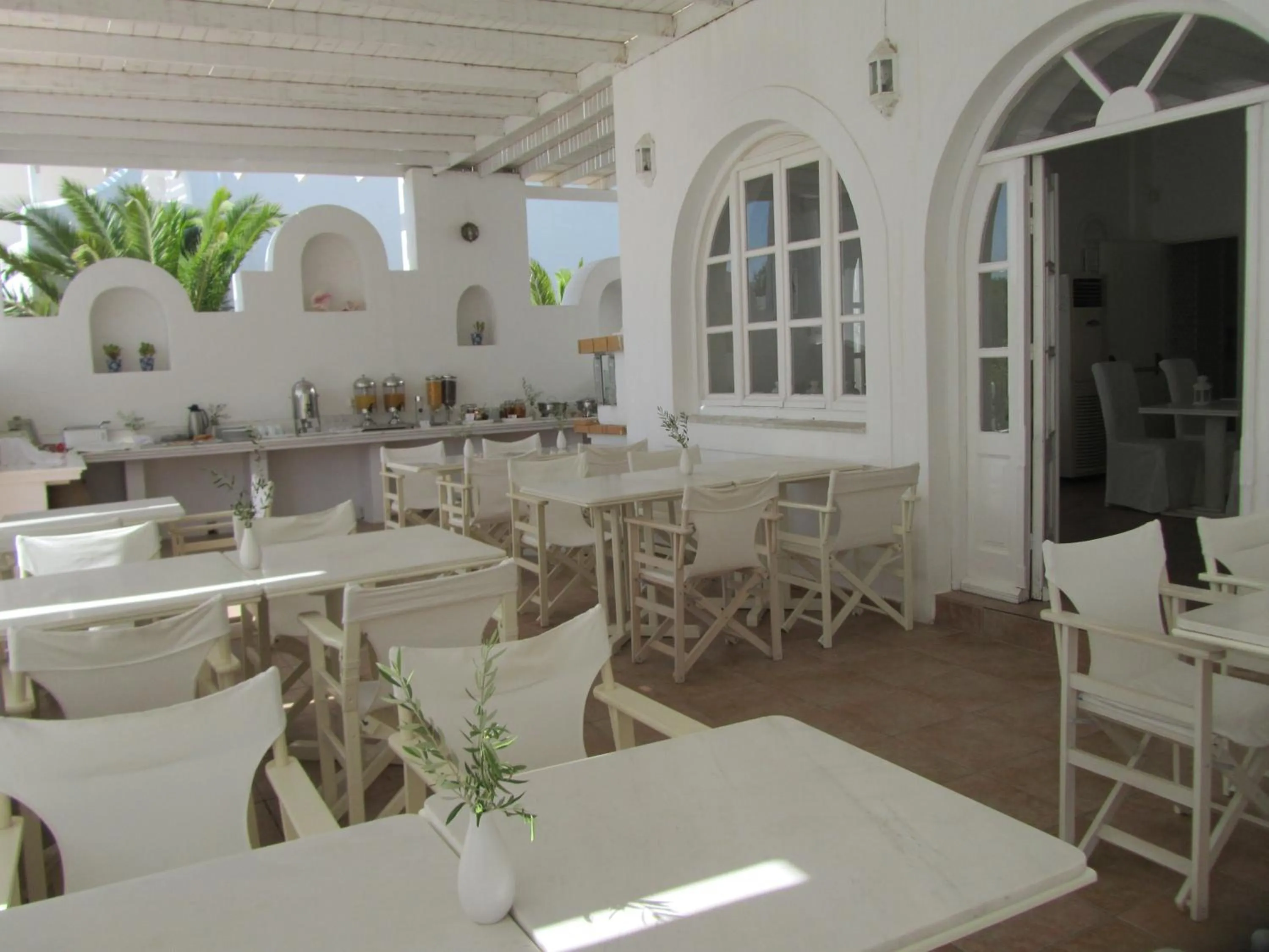 Restaurant/places to eat in Porto Scoutari Romantic Hotel