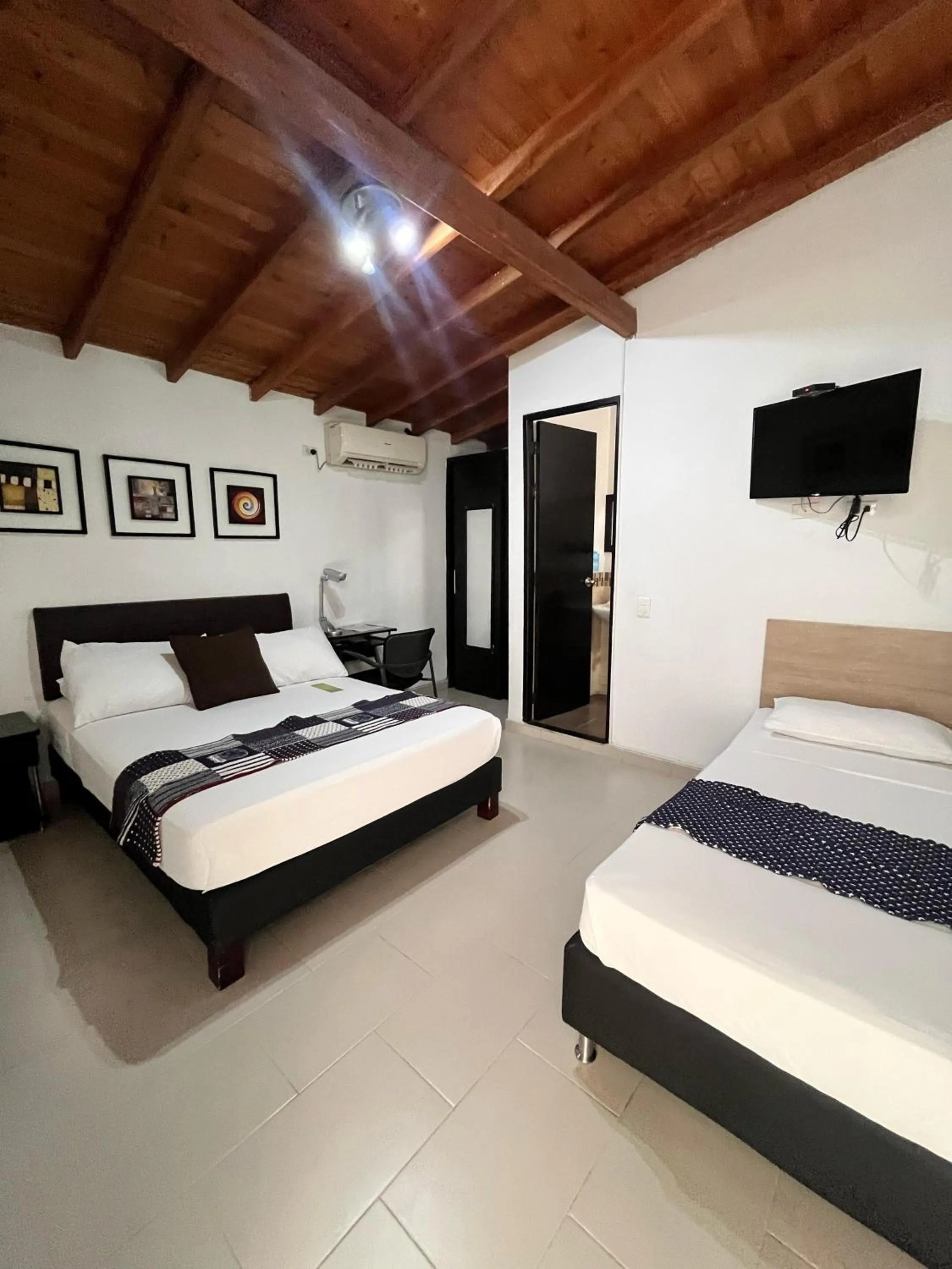 Bedroom, Bed in Hotel Quinta Avenida