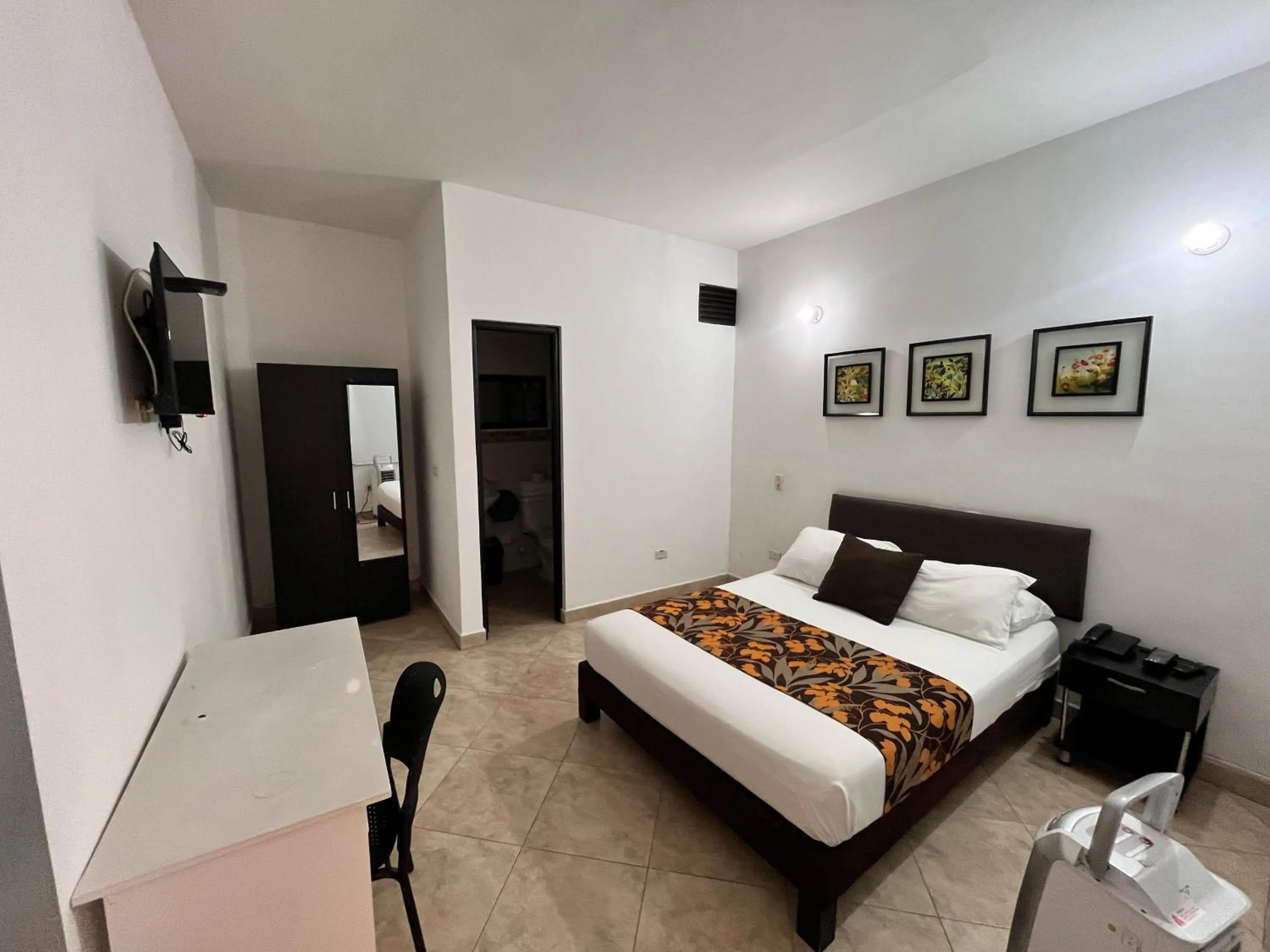 Bedroom, Bed in Hotel Quinta Avenida