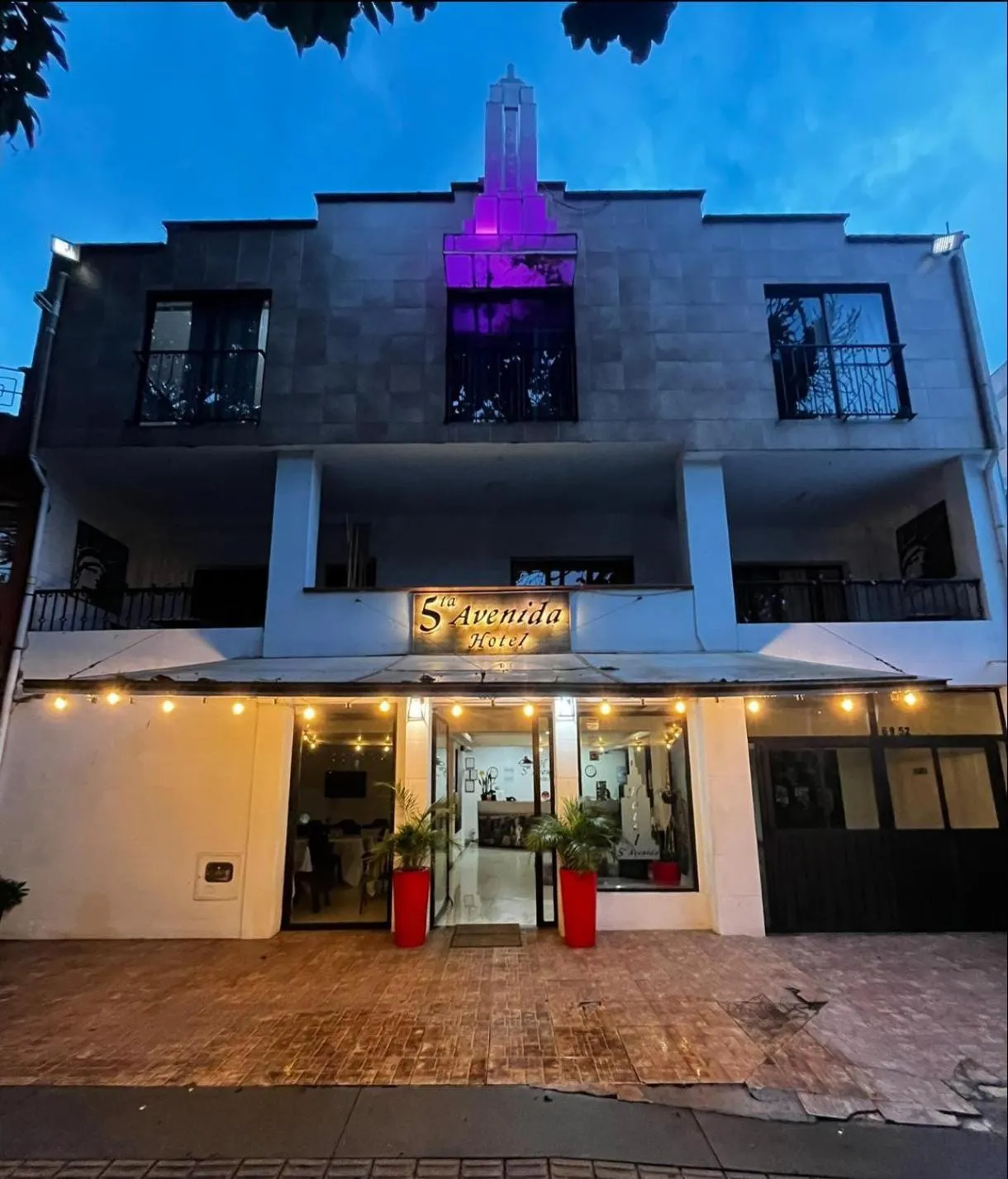 Property building in Hotel Quinta Avenida